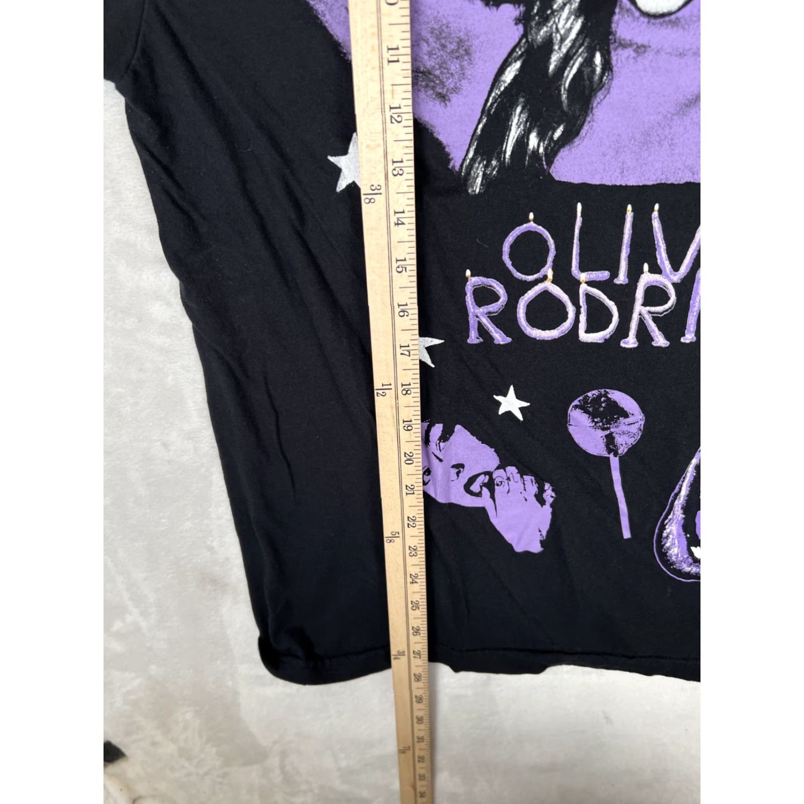 Vintage Olivia Rodrigo World Tour Live T-Shirt Size Large Concert Merch Shirt Women Size L / US 10 / IT 46 - 3 Thumbnail