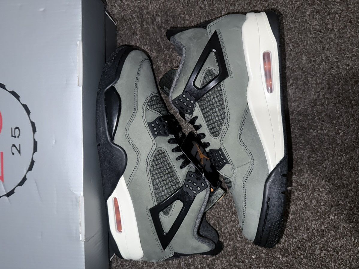 Jordan Brand × Undefeated The Jordan 4 Retro OG SP Undefeated (2025) Size US 10 / EU 43 - 5 Thumbnail