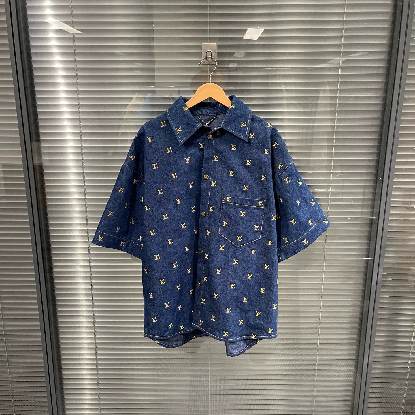 Louis Vuitton LV PW x Gold Embroidered All Over Short Sleeve Denim Shirt L Size US L / EU 52-54 / 3 - 1 Thumbnail