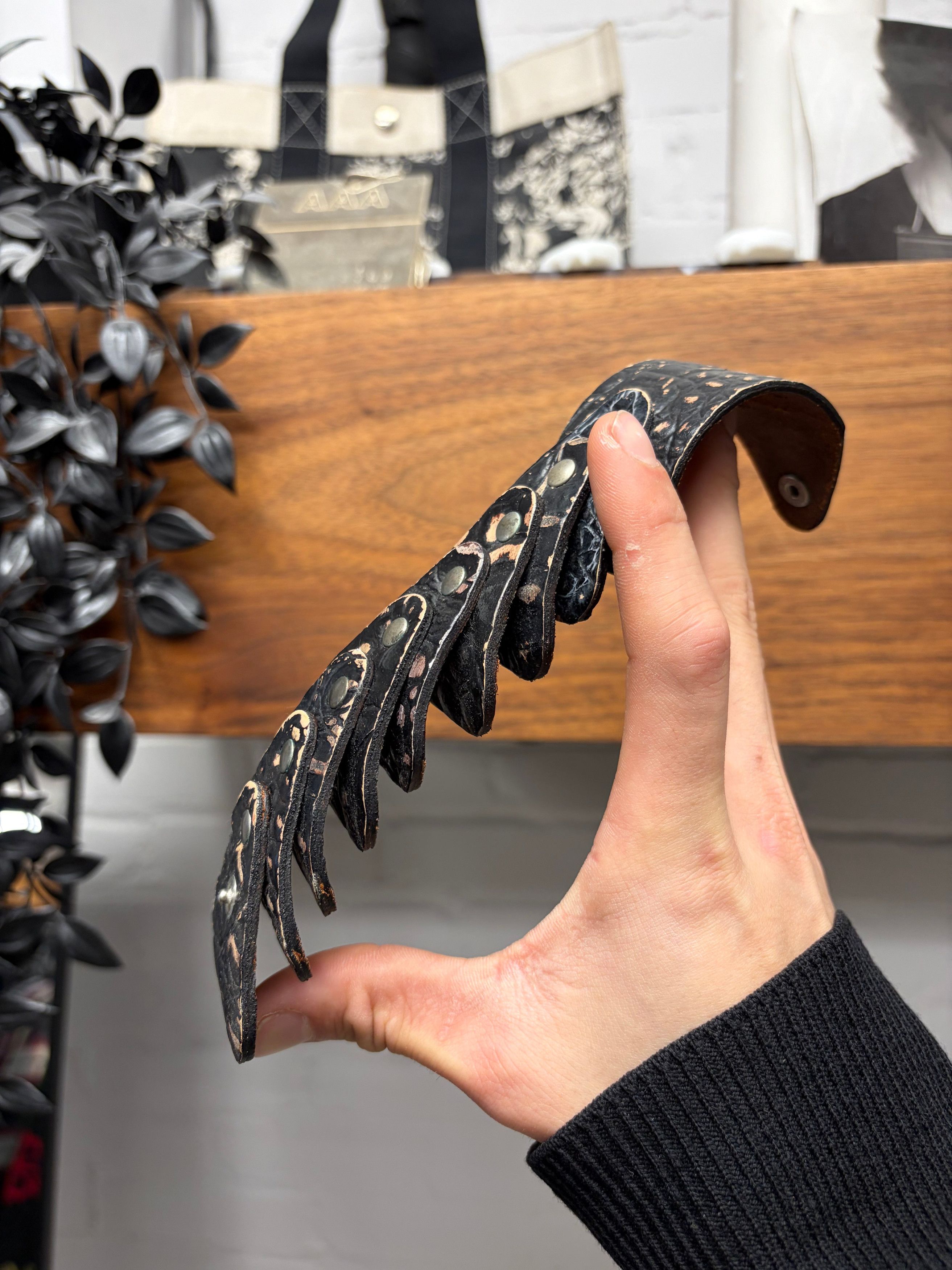 Maison Margiela Maison Martin Margiela ‘Leather Scales’ Stacked Snap Bracelet Size ONE SIZE - 4 Thumbnail
