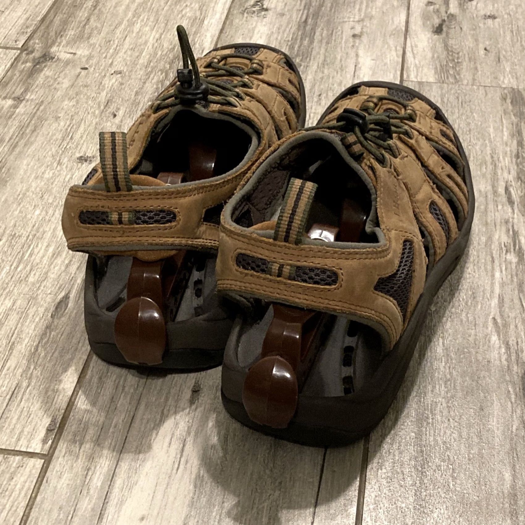 Vintage LL Bean Hiking Sandals Sport River Tan Size 11 Slip On Closed Toe All Terrain Men Shoes Brown Hiking Sandal Mens 11 All Terrain River Tan LL Bean Size US 11 / EU 44 - 3 Thumbnail