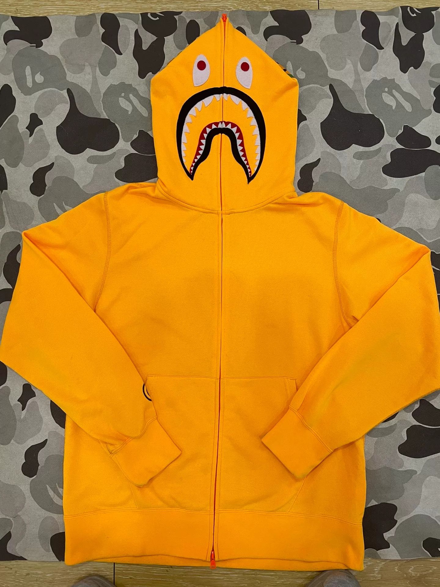 Bape Bape X Orange Shark Sweatshirt Size US XXL / EU 58 / 5 - 1 Thumbnail