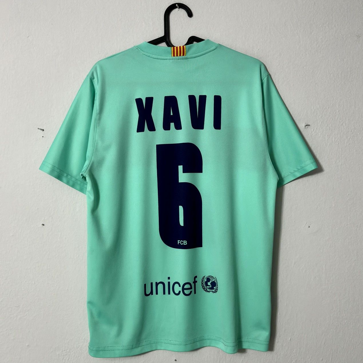 Vintage 2010 2012 FC Barcelona Xavi Vintage Official Soccer Jersey M Size US M / EU 48-50 / 2 - 8 Thumbnail