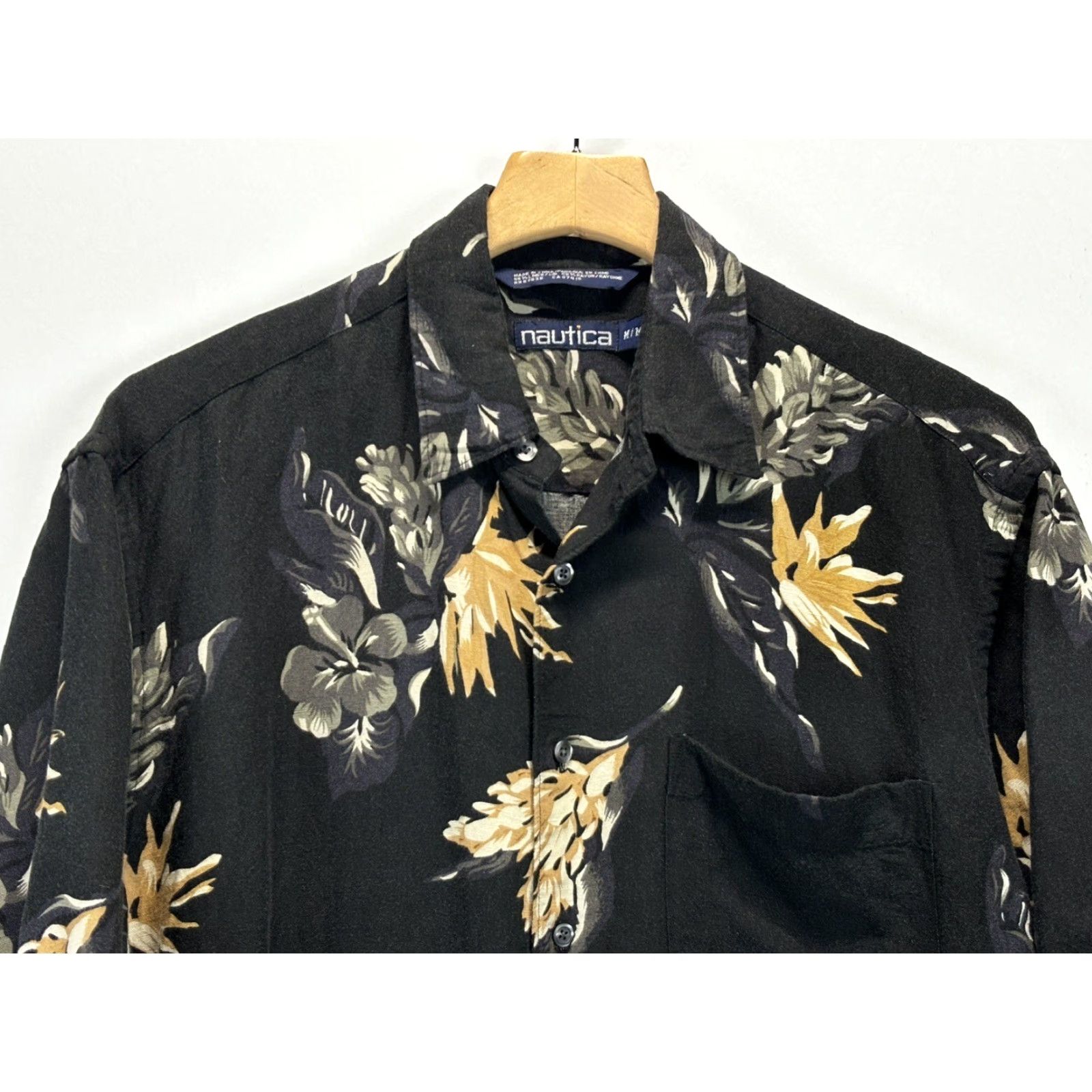 Nautica VINTAGE Nautica Shirt Men Linen Blend Button-Up Short Sleeve Tropical Floral Black M Adults Medium Black Tropical Floral Button-Up Mens Shirt Size US M / EU 48-50 / 2 - 3 Thumbnail