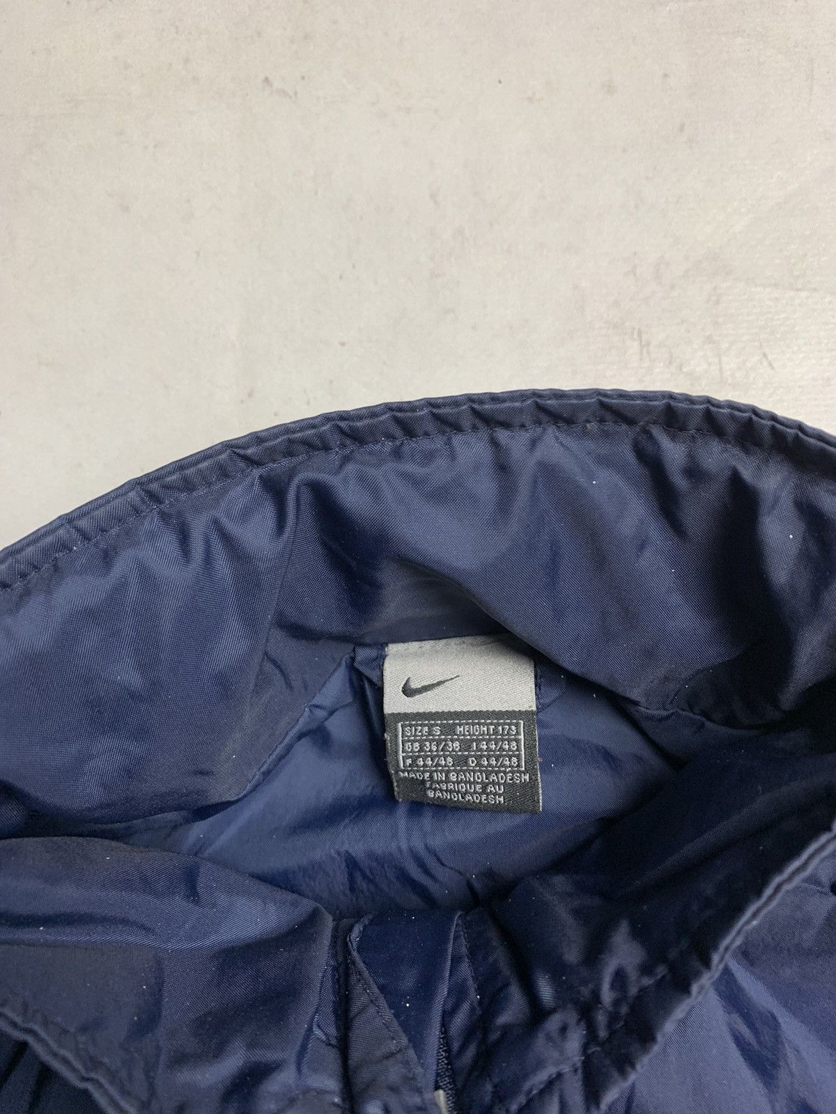 Nike Vintage Nike Swoosh Nylon Olympic Jacket Y2K S Size US S / EU 44-46 / 1 - 5 Thumbnail