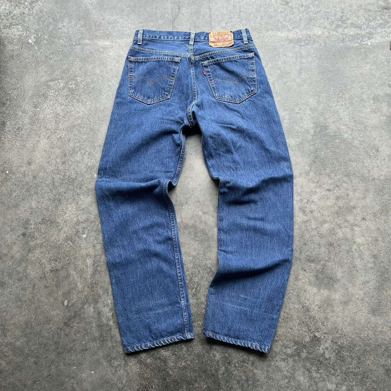 Vintage 90’s Levi’s 501xx Jeans Men’s 32 X 30 dark Wash West