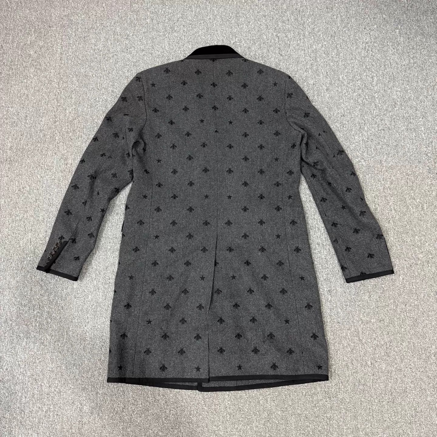 Gucci Gucci Gray All-Over Bee Embroidery Wool Overcoat 48R 99New Size US M / EU 48-50 / 2 - 2 Thumbnail