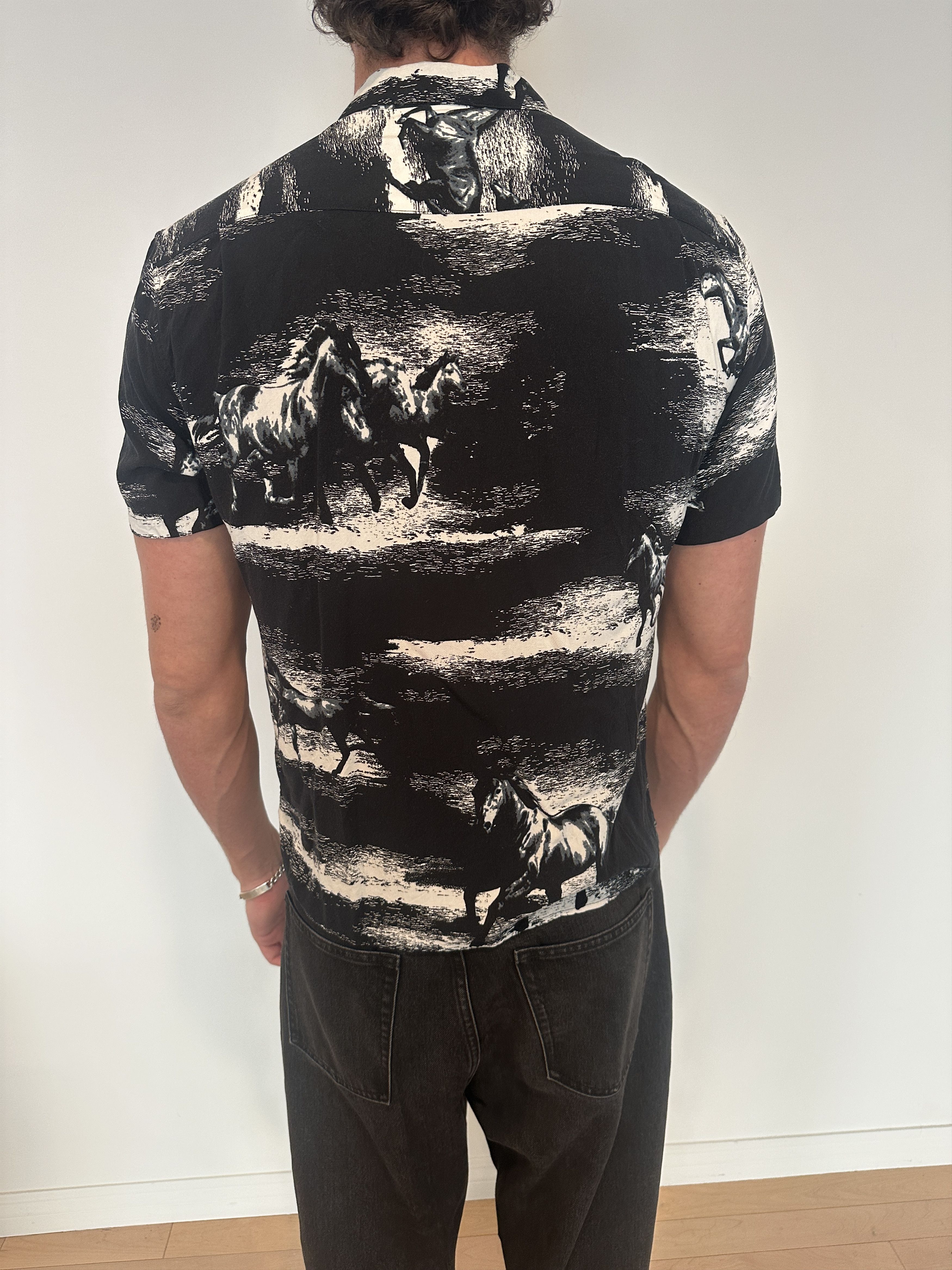 The Kooples Horse Print Short Sleeve Button Up Size US XL / EU 56 / 4 - 2 Thumbnail