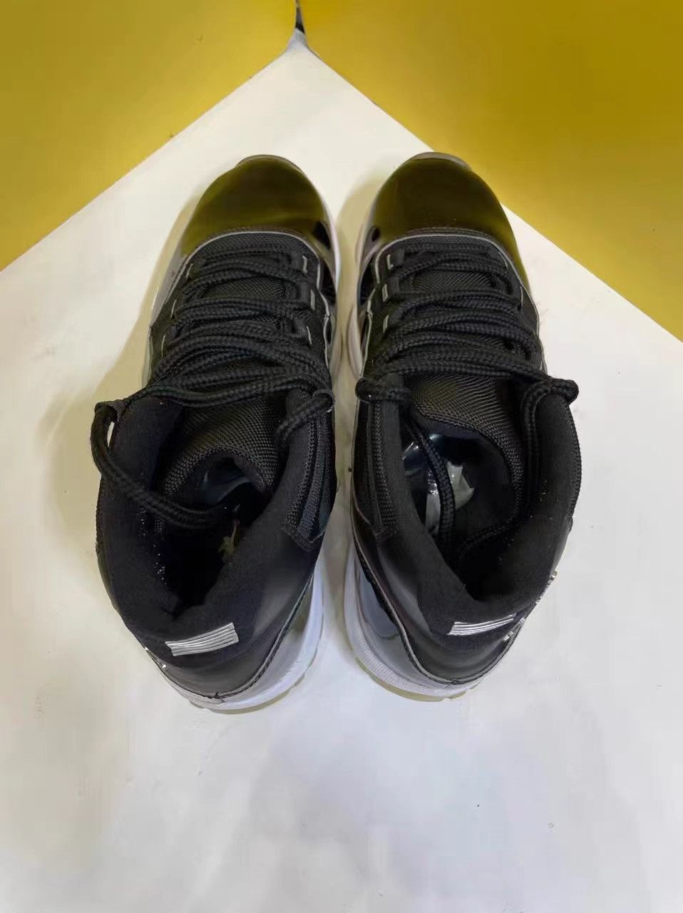 Jordan Brand Air Jordan 11 Retro Black/Silver "72-10" K15 Size US 11.5 / EU 44-45 - 5 Thumbnail