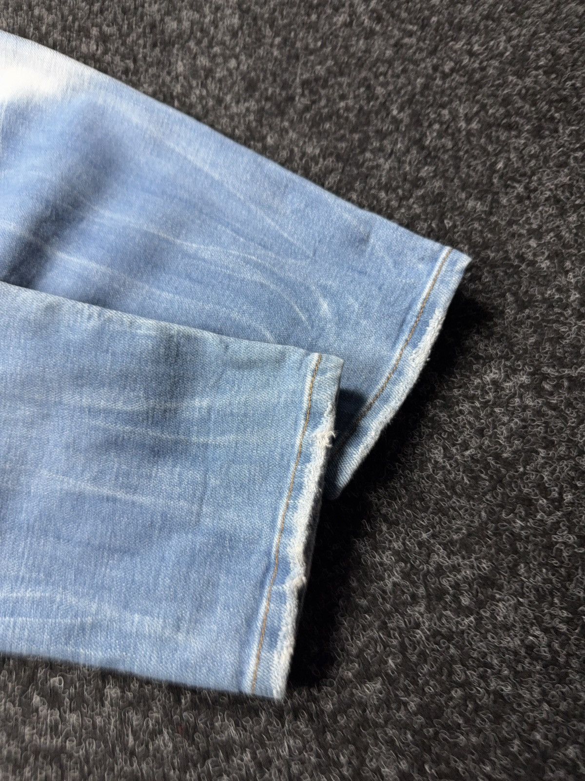 Dsquared2 Luxury 00s Dsquared2 Distressed Light Wash Straight Jeans Size US 32 / EU 48 - 13 Thumbnail