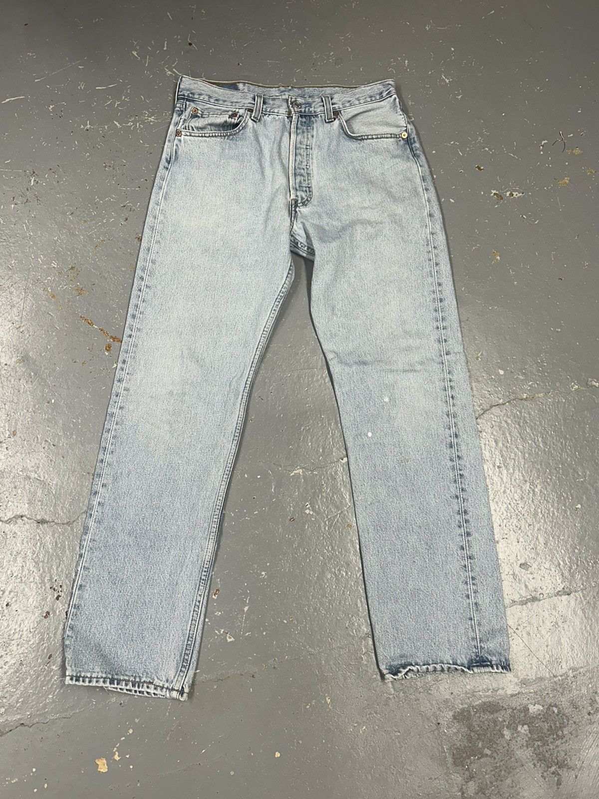 Levi's × Vintage Crazy Vintage 90s Baggy Levi’s 501 Lightwash Jeans Size US 31 - 1 Thumbnail