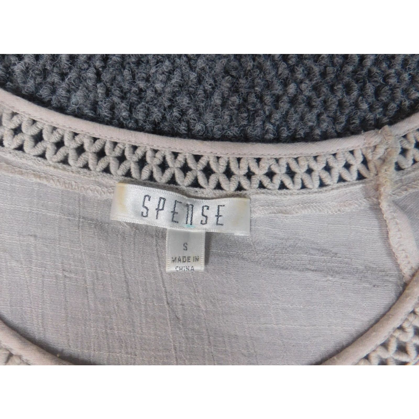 Vintage Spense Blouse Shirt Womens S Beige 3/4 Sleeve Round Neck Pullover Ruffle Bell Stretch Casual Size S / US 4 / IT 40 - 7 Thumbnail