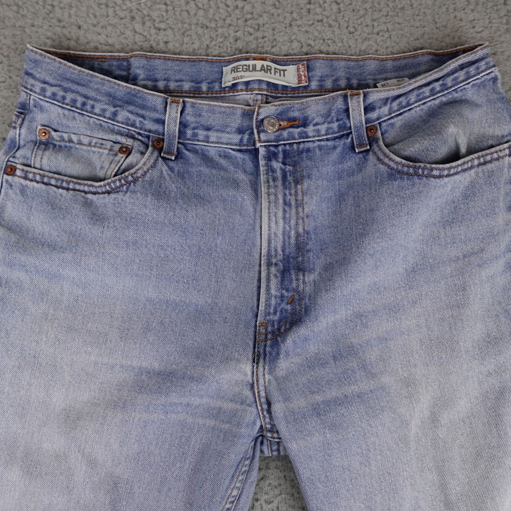 Levi's Levis 505 Jeans Mens 35 Blue Denim Light Wash Straight Retro Size US 35 - 5 Thumbnail