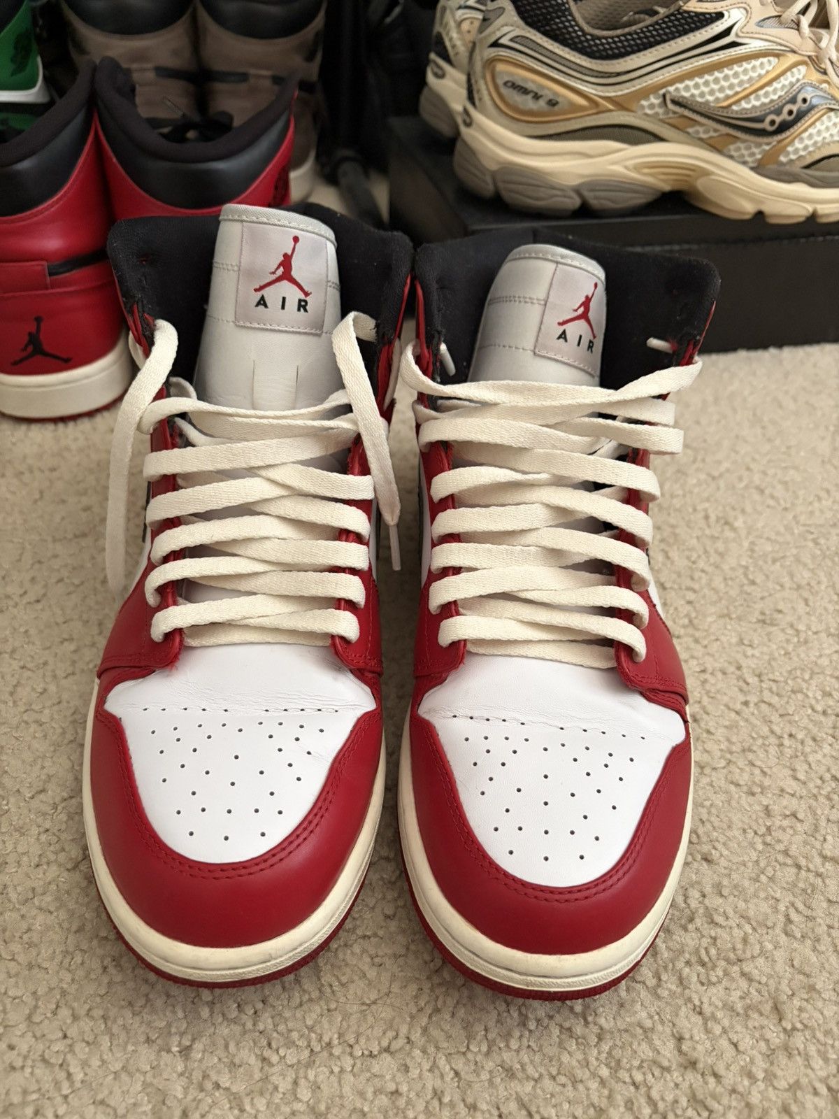 Jordan Brand Air Jordan 1 Retro High 2013 Chicago 2013 Size US 11 / EU 44 - 2 Thumbnail