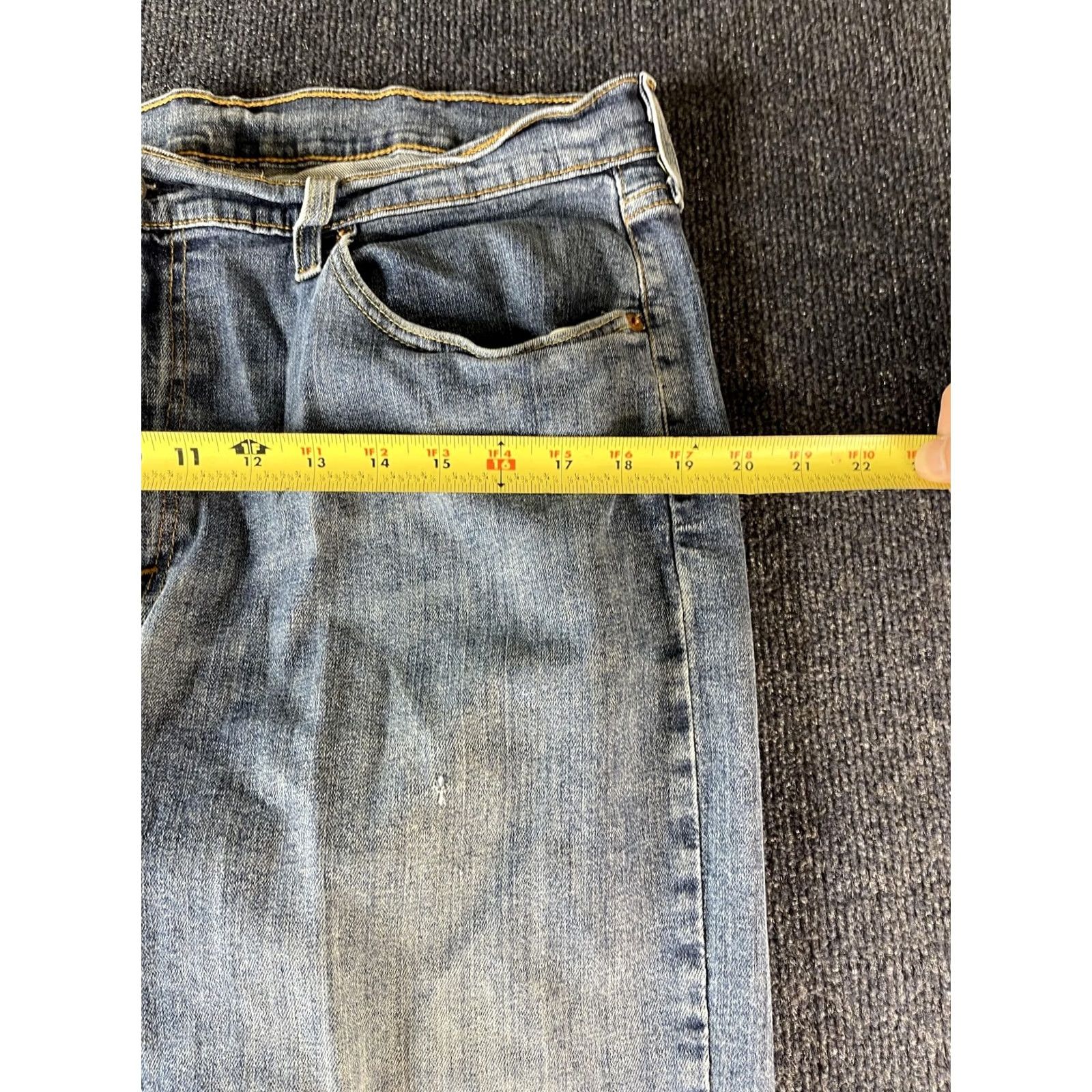 Levi's Levi's Mens Jeans Blue Denim Straight Leg Medium Wash Classic Five Pocket Casual Size US 38 / EU 54 - 6 Thumbnail