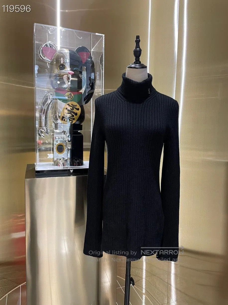 Yves Saint Laurent YSL Black Small Logo Turtleneck Sweater L. Size L / US 10 / IT 46 - 1 Thumbnail
