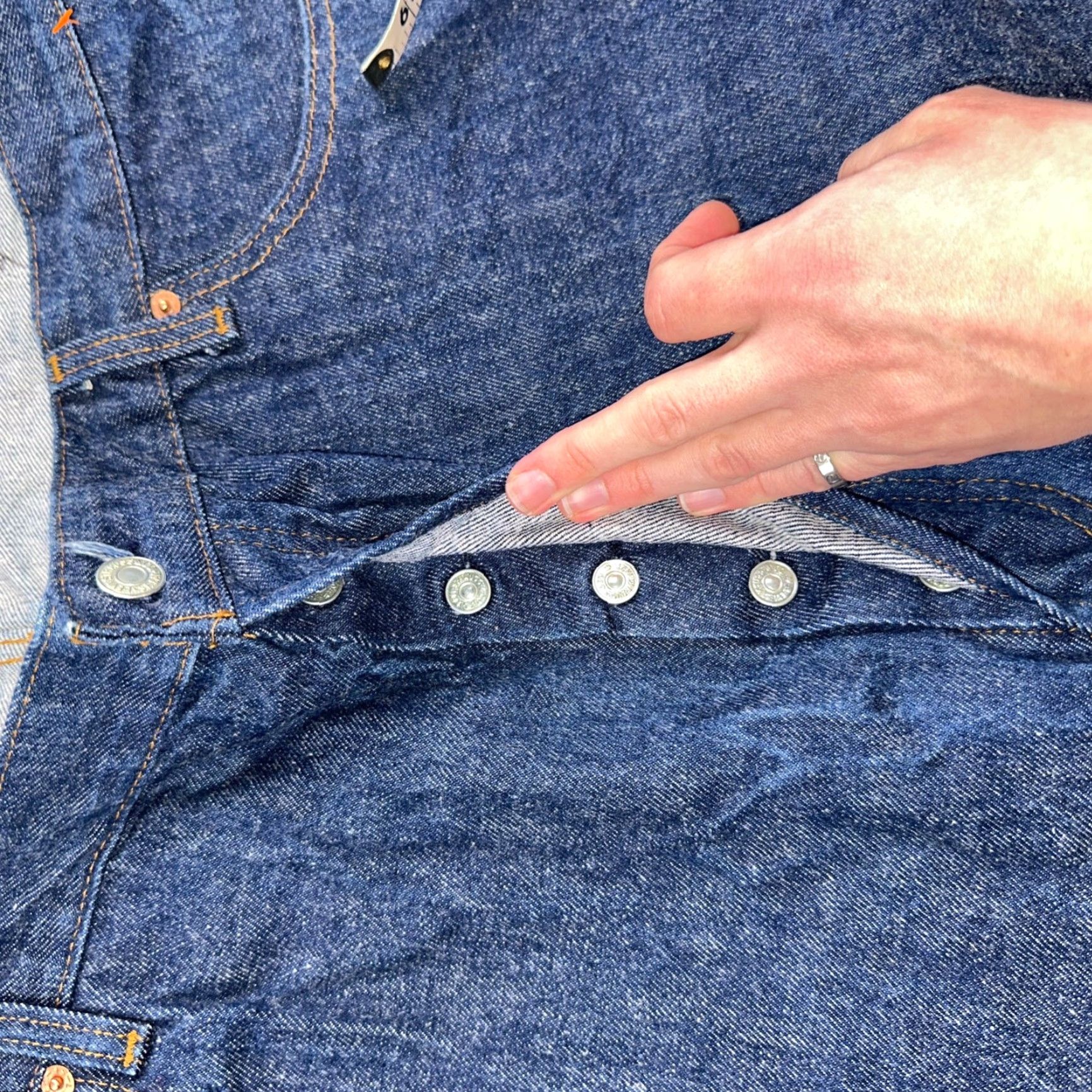 Levi's VINTAGE Levi's 501 Jeans Men's Straight Leg Dark Wash Cotton Denim 80s 90s Retro Classic 46x30 Size US 30 / EU 46 - 7 Thumbnail