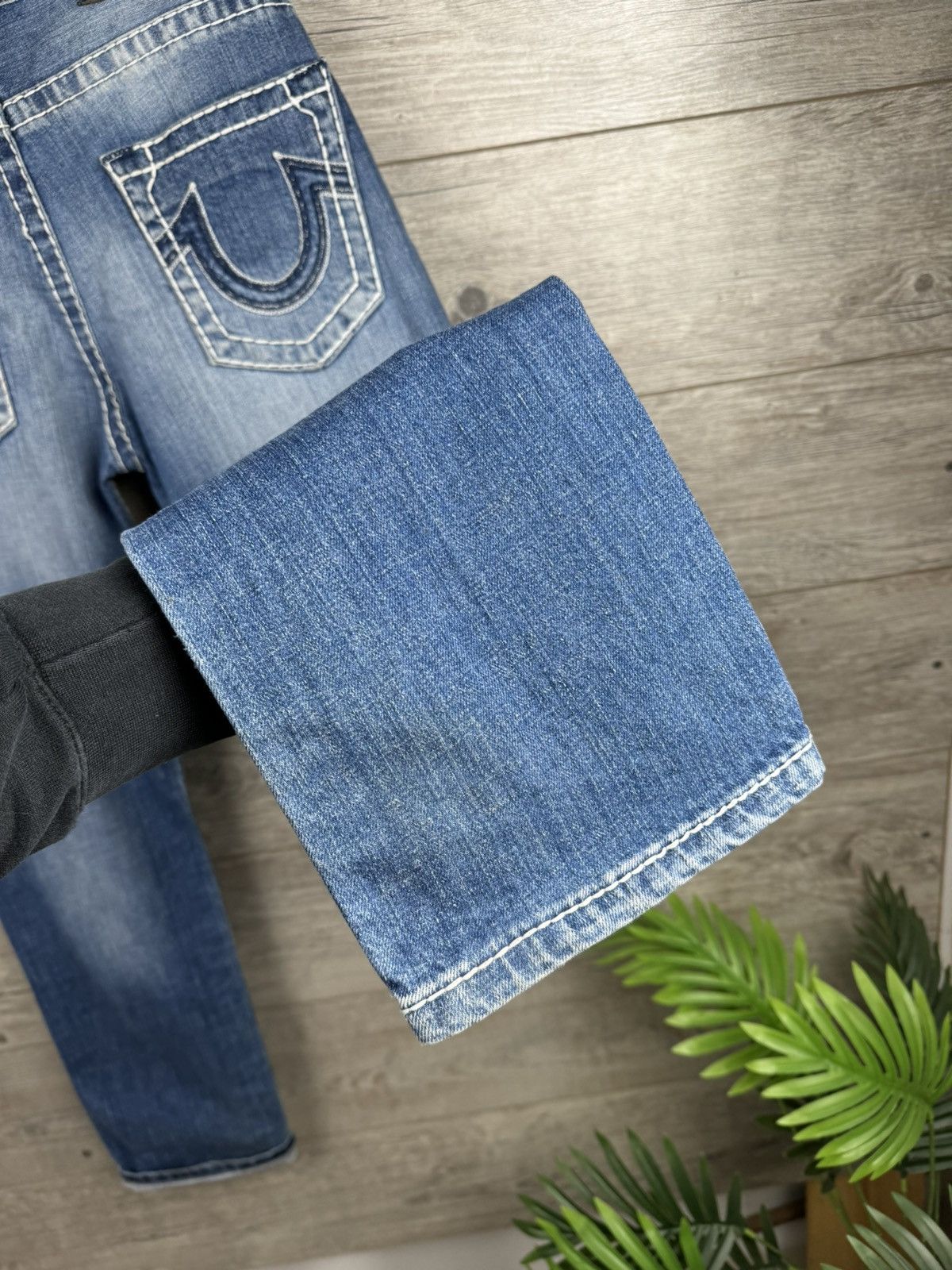 TRUE RELIGION VINTAGE BIG LOGO Y2K JAPANESE JEANS SIZE 33