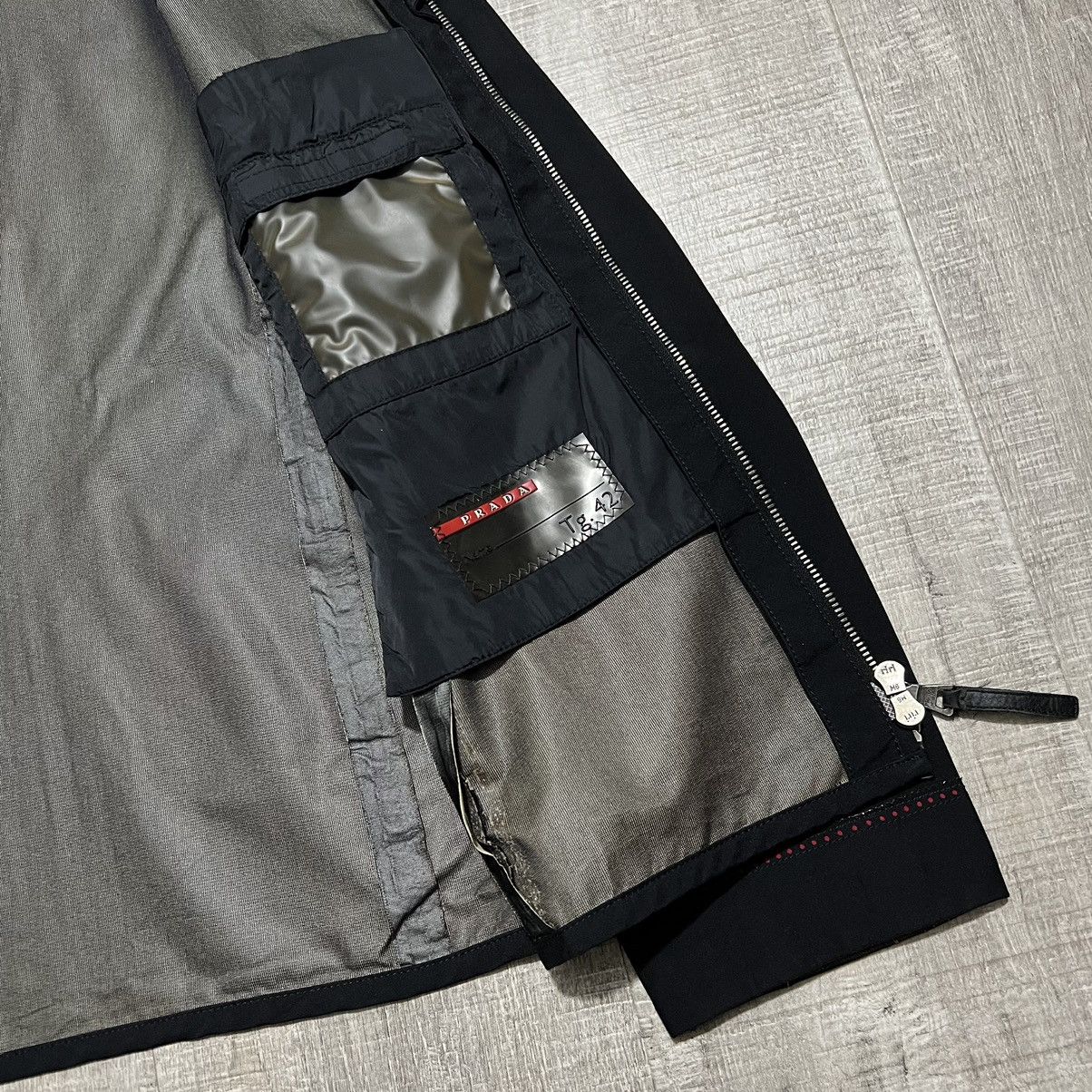 Goretex × Prada Prada goretex jacket Size M / US 6-8 / IT 42-44 - 5 Thumbnail