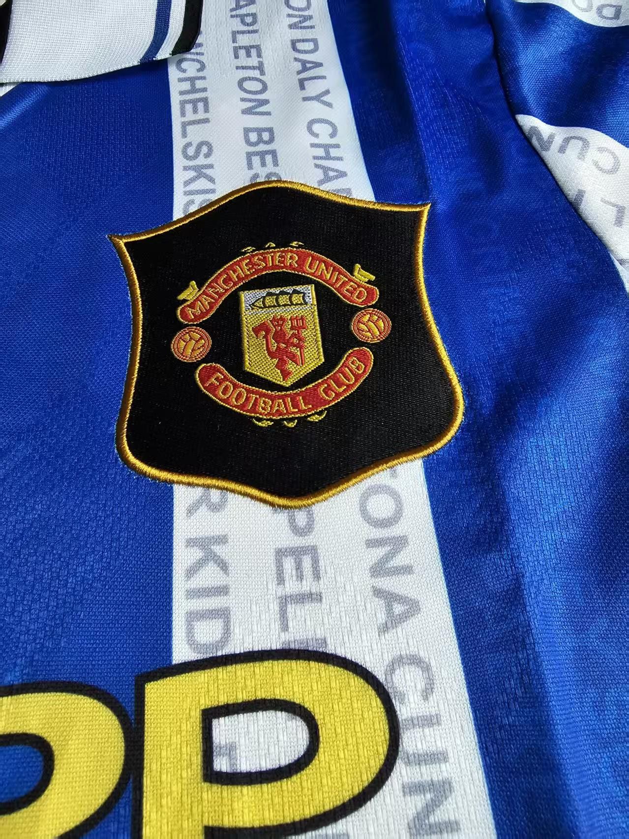 Other 1994 96 MUFC Jersey Away Size US M / EU 48-50 / 2 - 3 Thumbnail