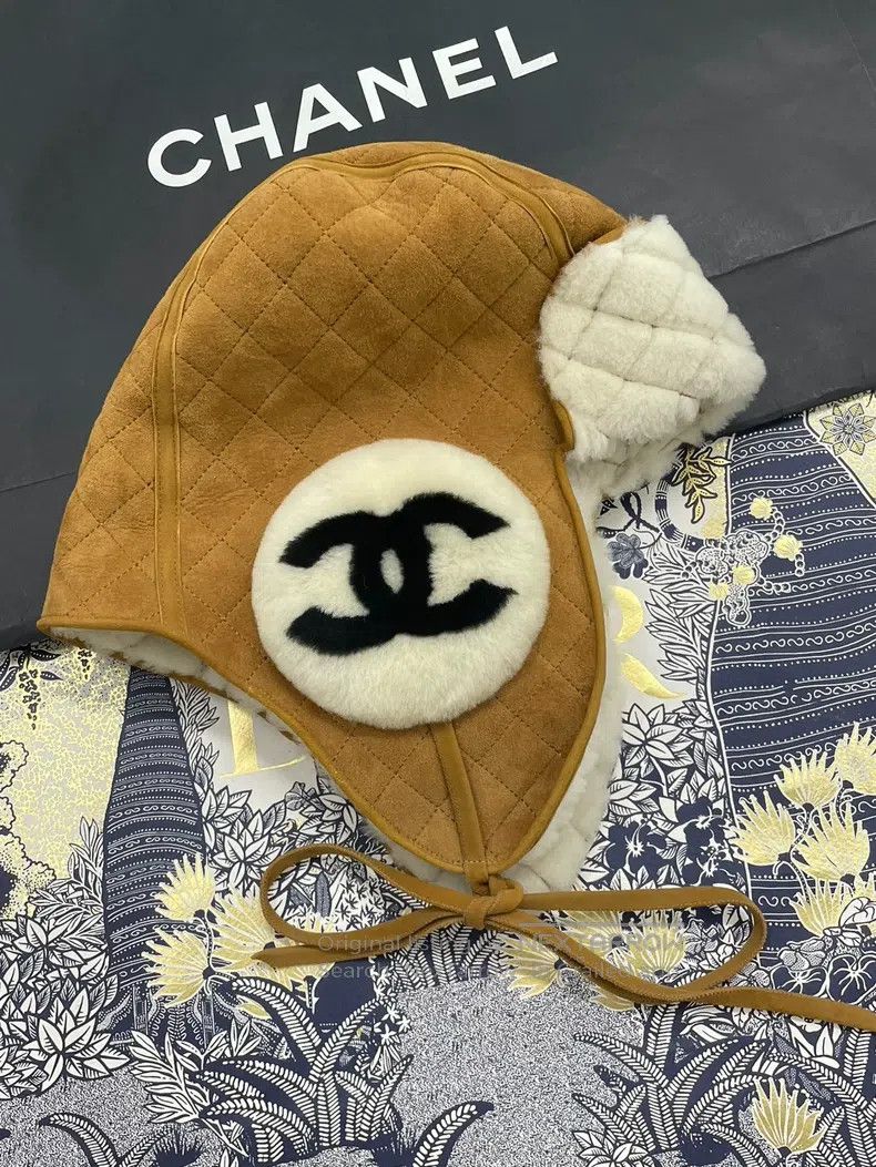 Chanel Chanel Brown suede double C thunder hat Size ONE SIZE - 1 Thumbnail