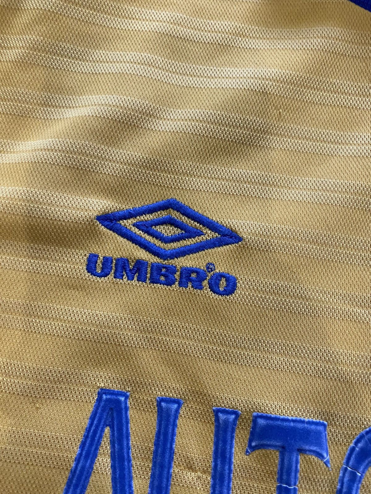 Chelsea Soccer × Umbro × Vintage Umbro Chelsea FC Vintage 2000 Size US L / EU 52-54 / 3 - 5 Thumbnail