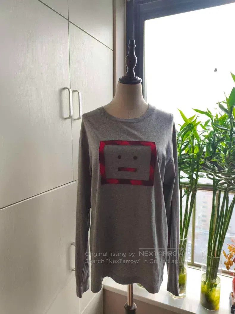Acne Studios Acne Studios Gray Smile Long Sleeve T-Shirt Size S / US 4 / IT 40 - 1 Thumbnail