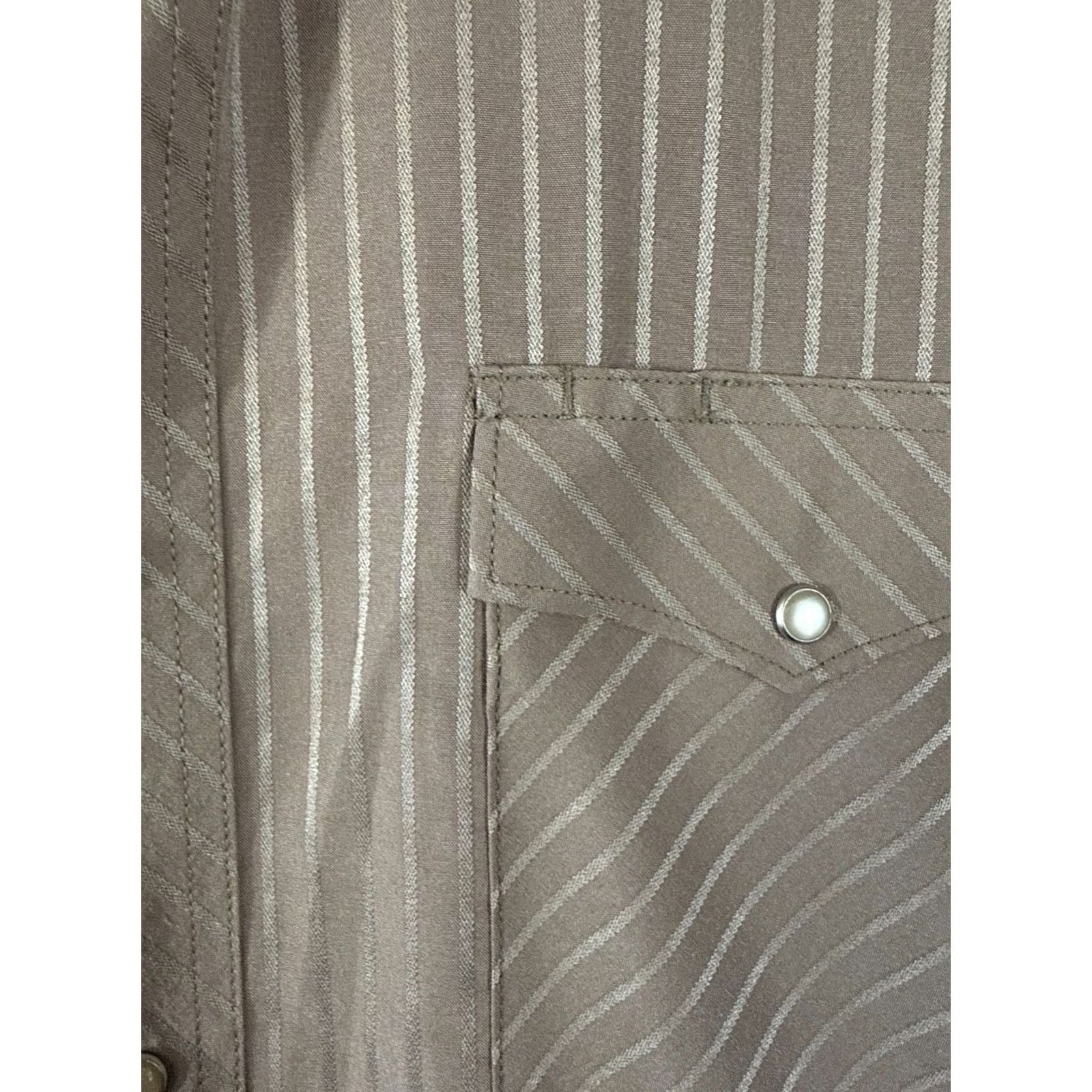 Wrangler VINTAGE Wrangler Western Shirt Mens L Brown Dobby Striped Pearl Snap Front Flap Pocket Long Sleeve Mens Size US L / EU 52-54 / 3 - 6 Thumbnail