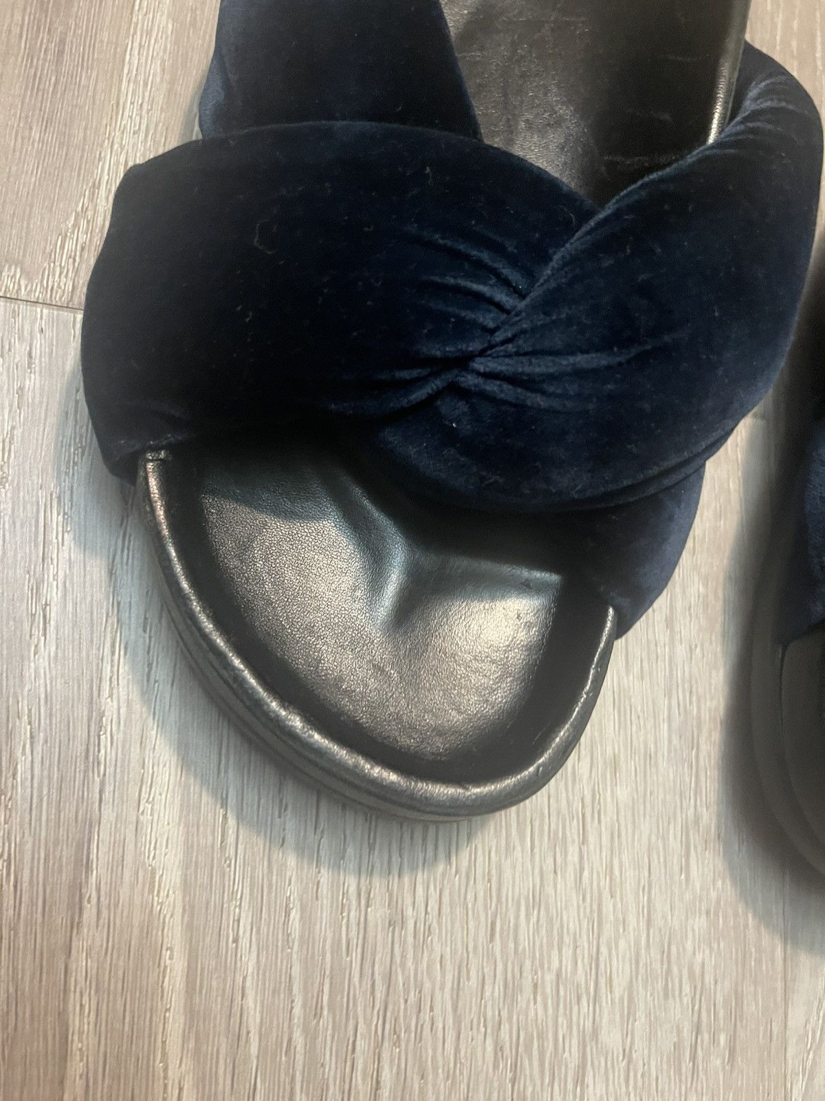 Chloe Chloe Nolan Crisscross Twisted Velvet Slides Flats 37 Size US 7 / IT 37 - 3 Thumbnail