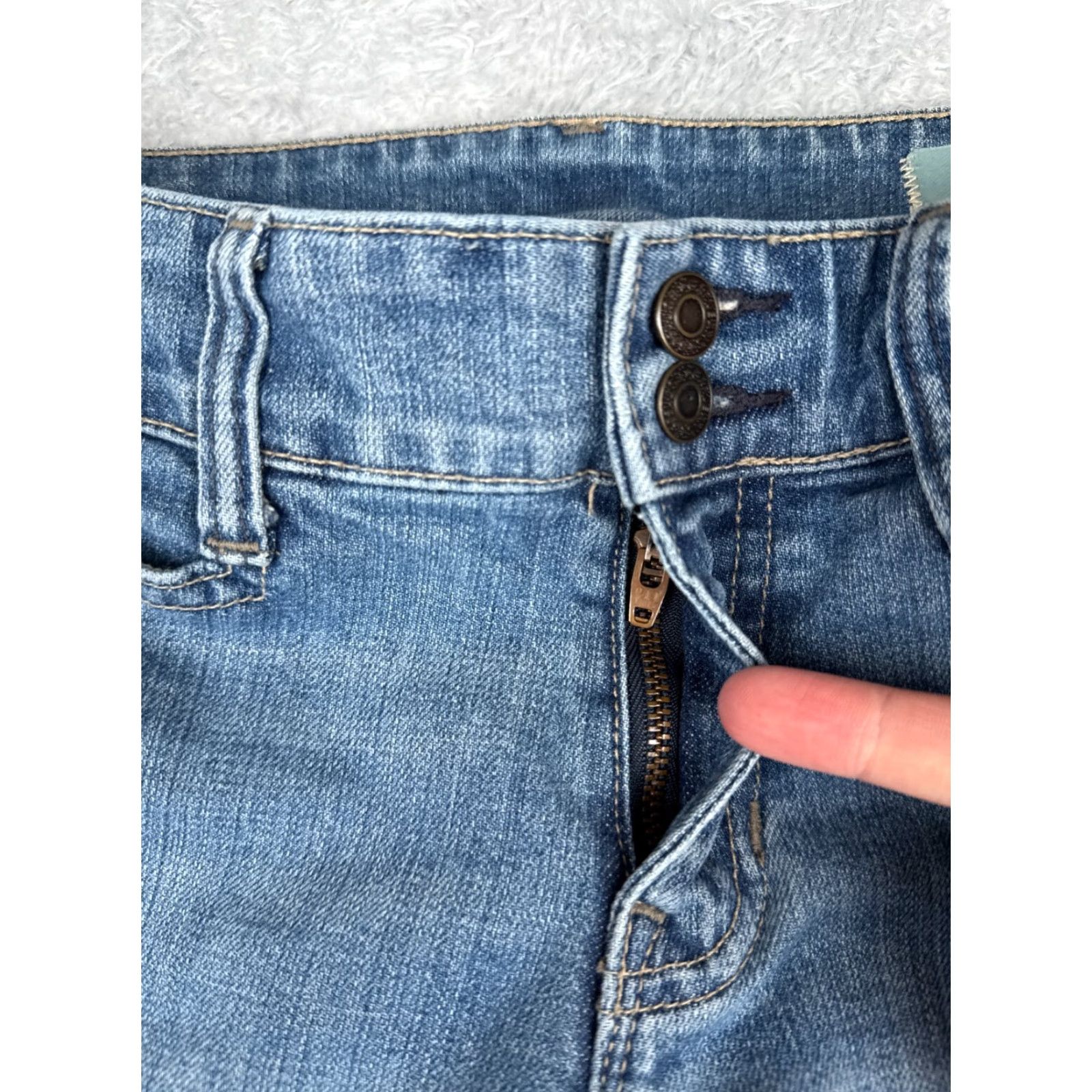 Gap GAP Jeans Womens 6 Blue Denim Flared Light Wash 29x27 Regular Stretch City 5-Pocket Womens Jeans Size 28" / US 6 / IT 42 - 5 Thumbnail