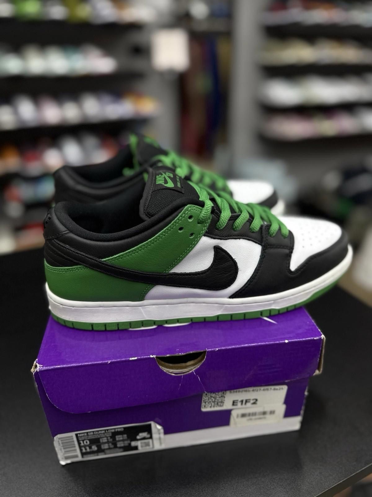 Nike Nike SB Dunk Low Green Black Toe BQ6817-302 Men Size 10 Size US 10 / EU 43 - 3 Thumbnail