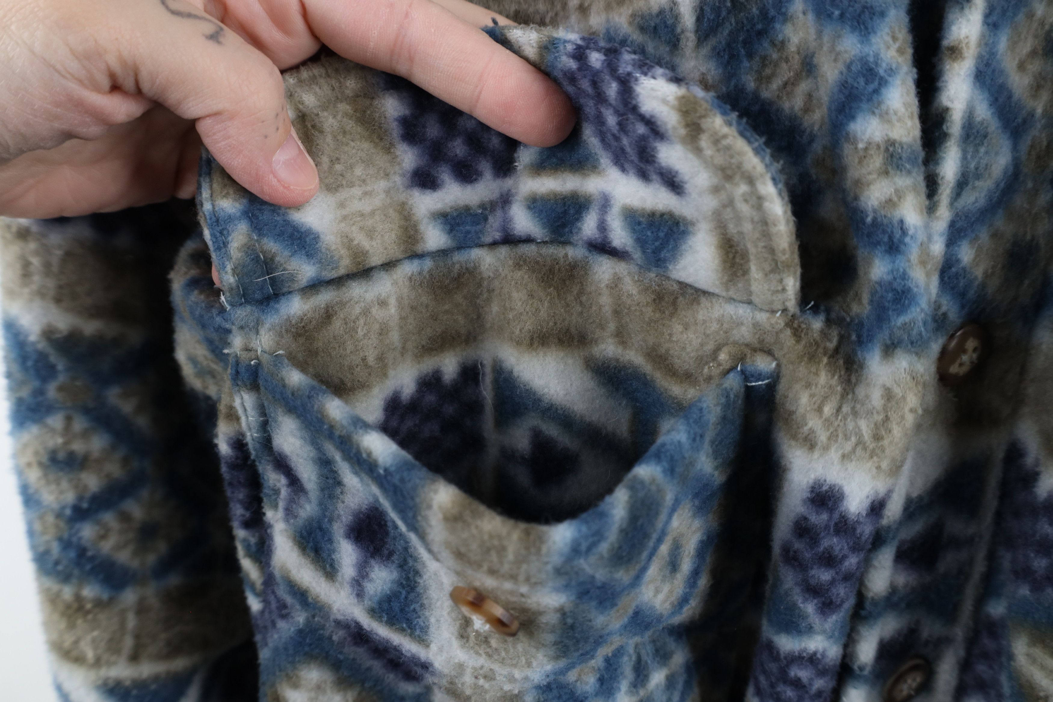 Vintage Vintage 90s Streetwear Fiesta Fleece Button Shirt Jacket Jac Size US XL / EU 56 / 4 - 4 Thumbnail