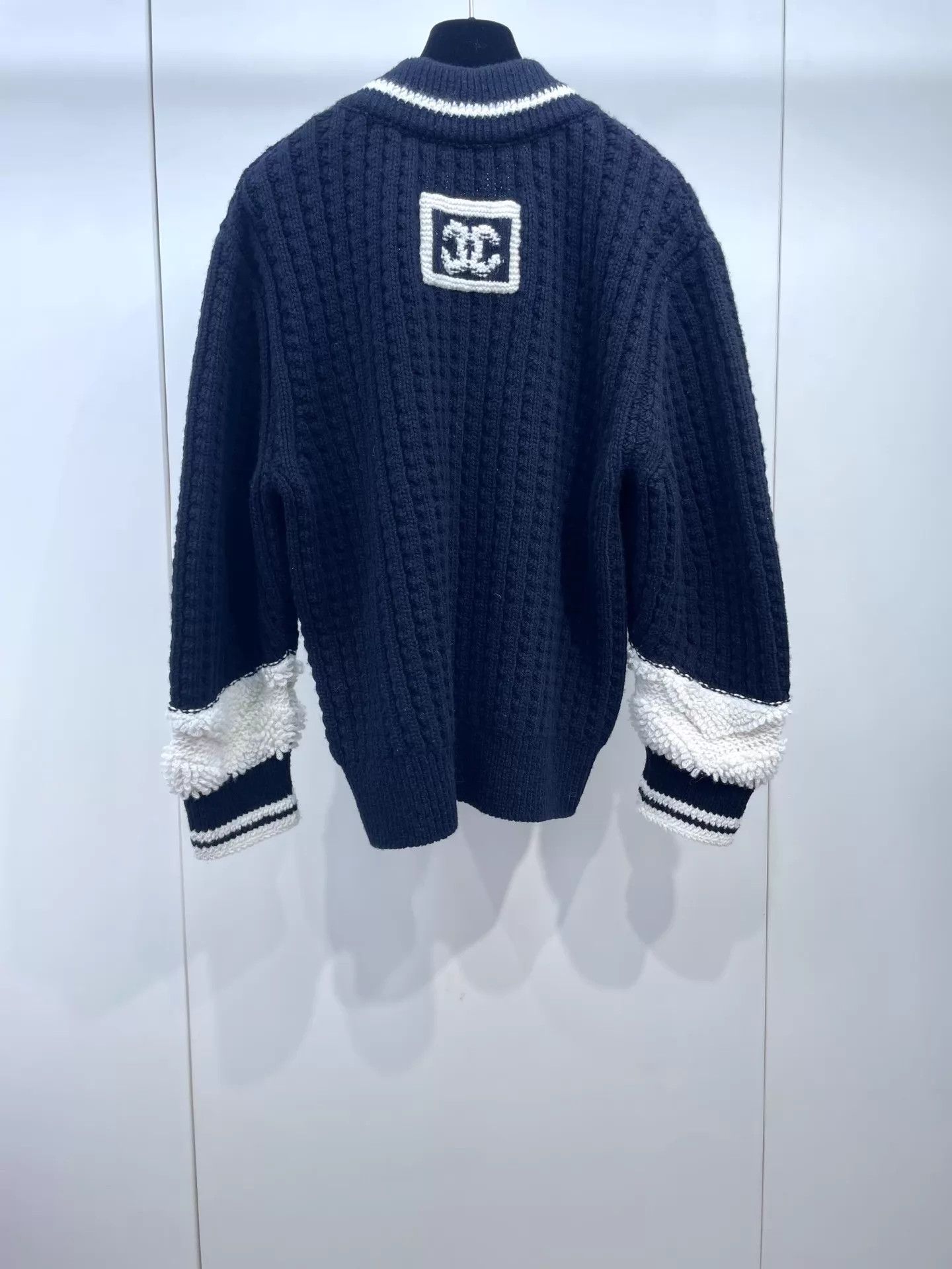 Chanel Chanel 25N Black White Ski Pullover Knit 36 98 New Size XS / US 0-2 / IT 36-38 - 2 Thumbnail