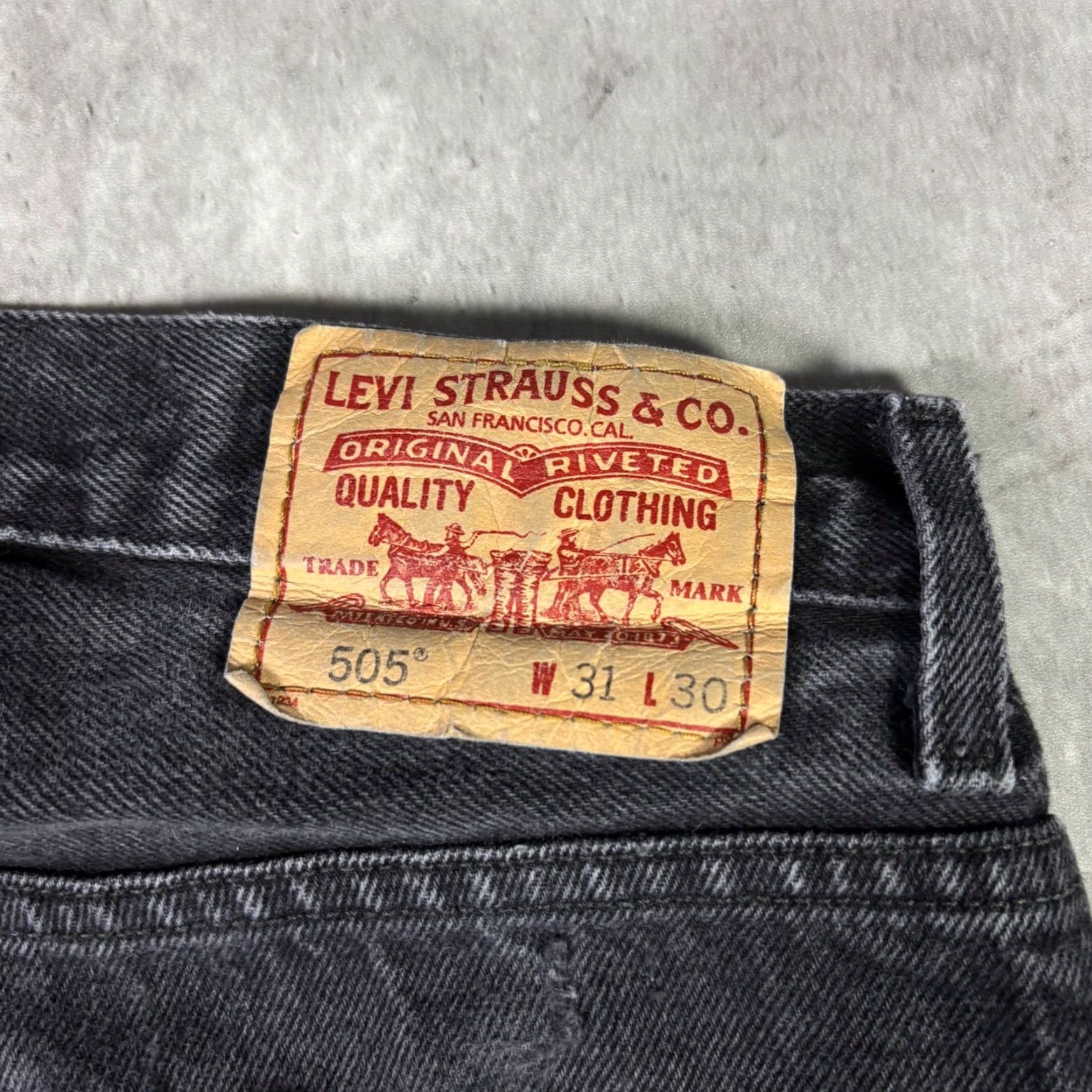 Levi's Levis 505 Regular Fit Jeans Mens 31x30 Faded Black Straight Leg Denim Pants Size US 31 - 6 Thumbnail