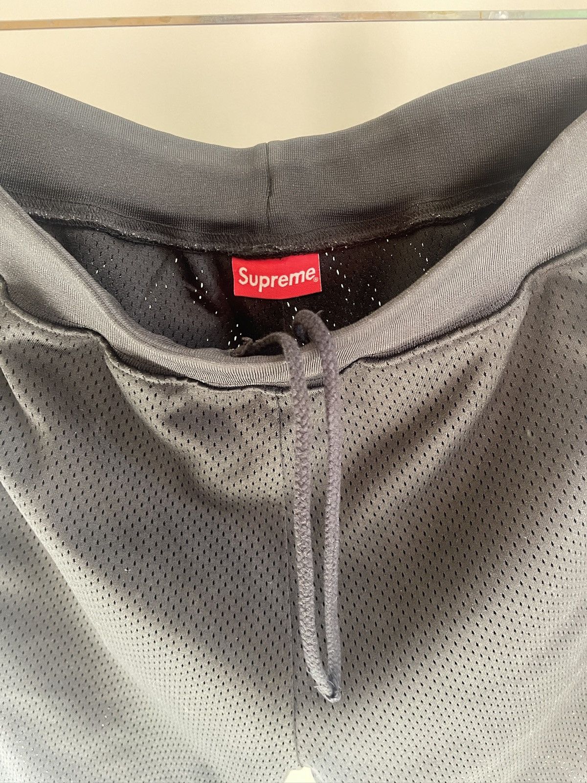Supreme Short Supreme Size US 30 / EU 46 - 8 Thumbnail