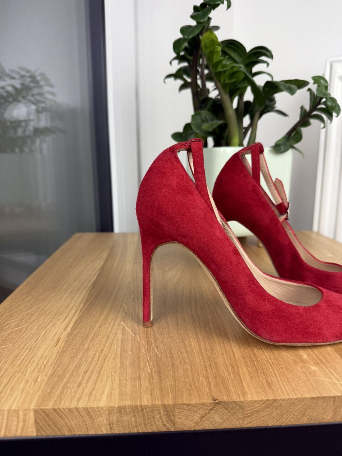 Manolo Blahnik Manolo Blahnik BB Pumps Heels Red Suede 36.5 Size US 6.5 / IT 36.5 - 2 Thumbnail