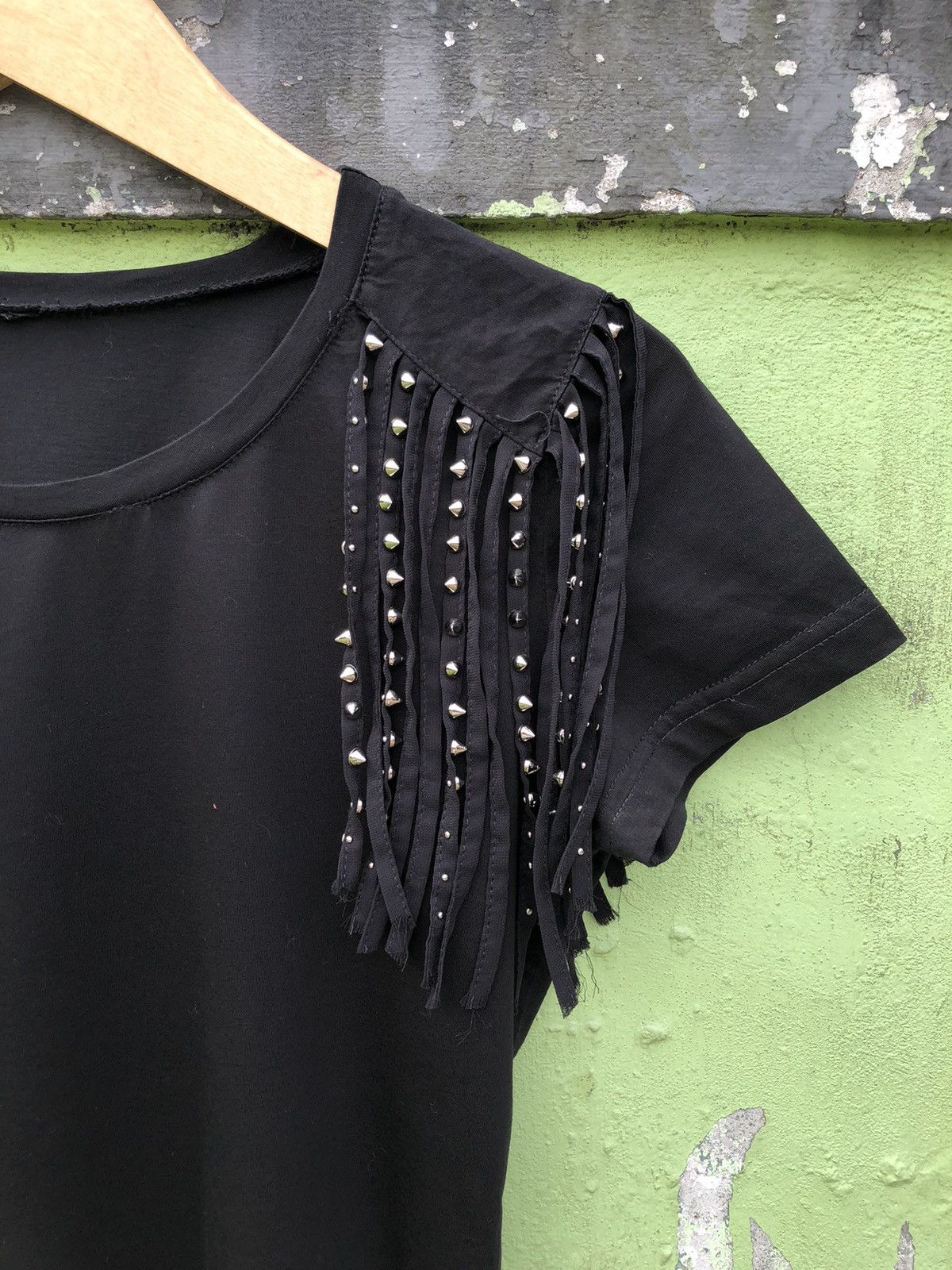 If Six Was Nine Studded Hairy Shoulder Gothic Punk Grunge Emo Style Tshirt Size M / US 6-8 / IT 42-44 - 7 Thumbnail