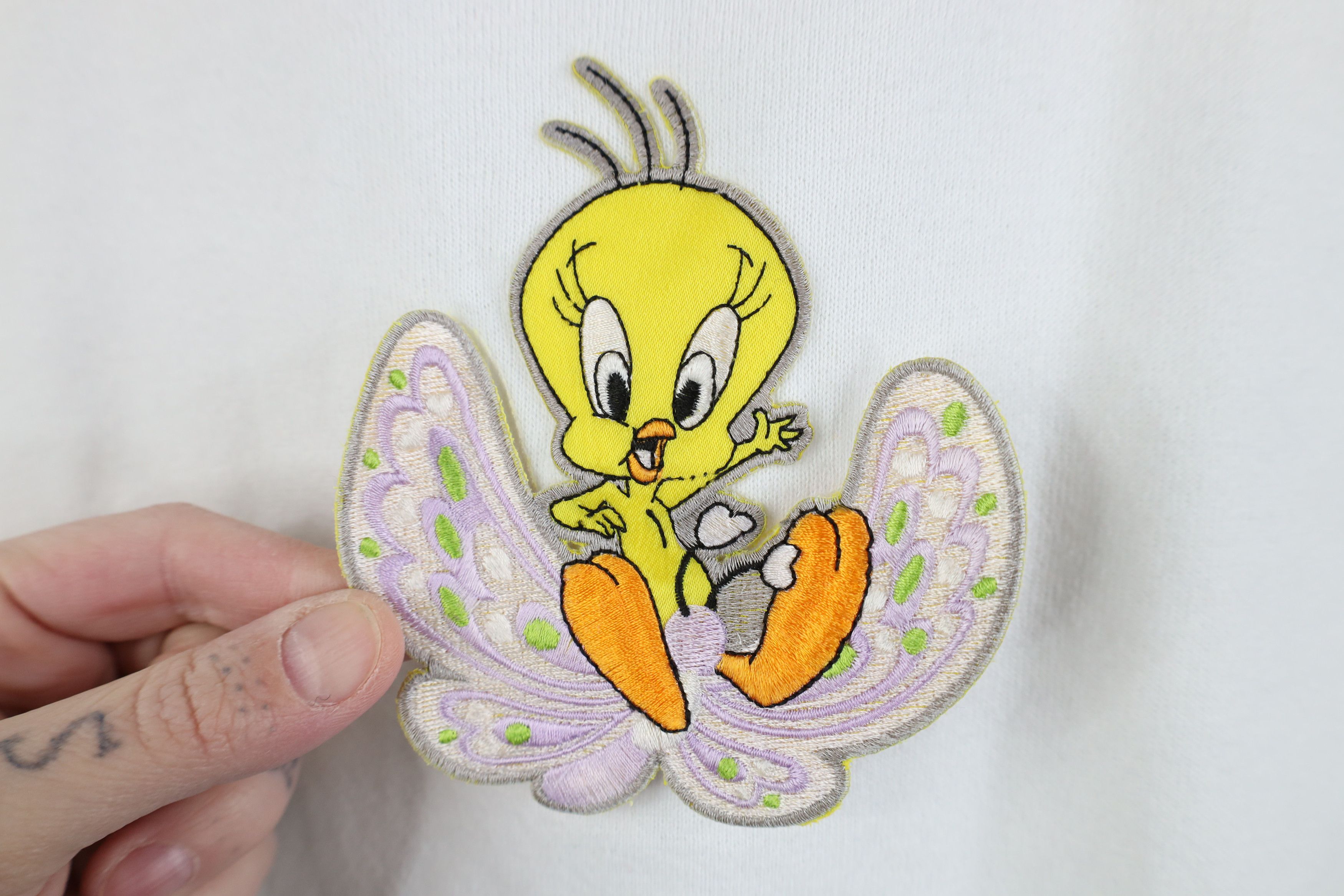 Vintage Vintage 90s Looney Tunes Butterfly Tweety Bird Sweatshirt Size XXL / US 16-18 / IT 52-54 - 4 Thumbnail