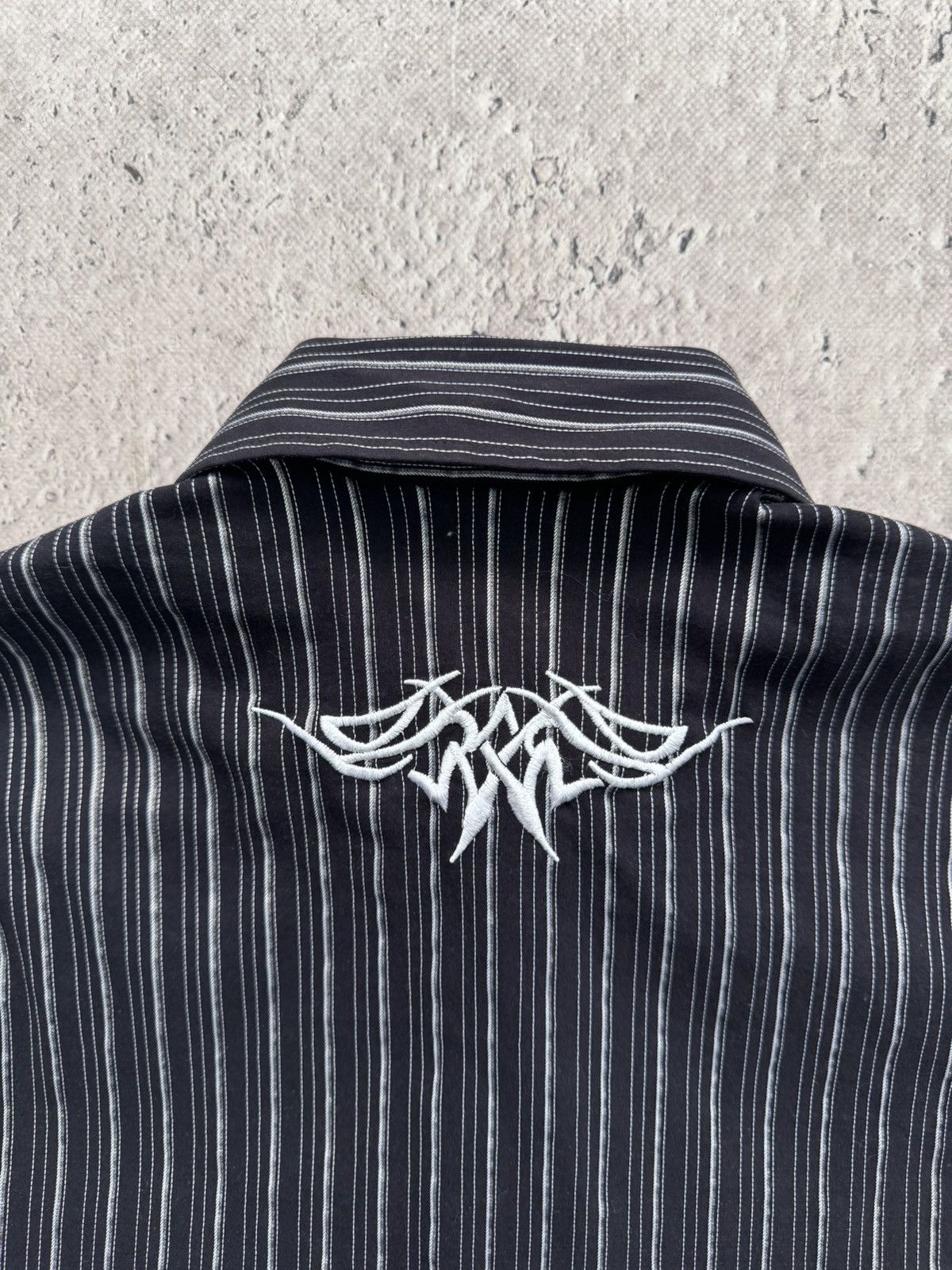 Designer × Diesel Vintage DIESEL TRIBAL T-SHIRT button up japanese HYPE Size US M / EU 48-50 / 2 - 10 Thumbnail