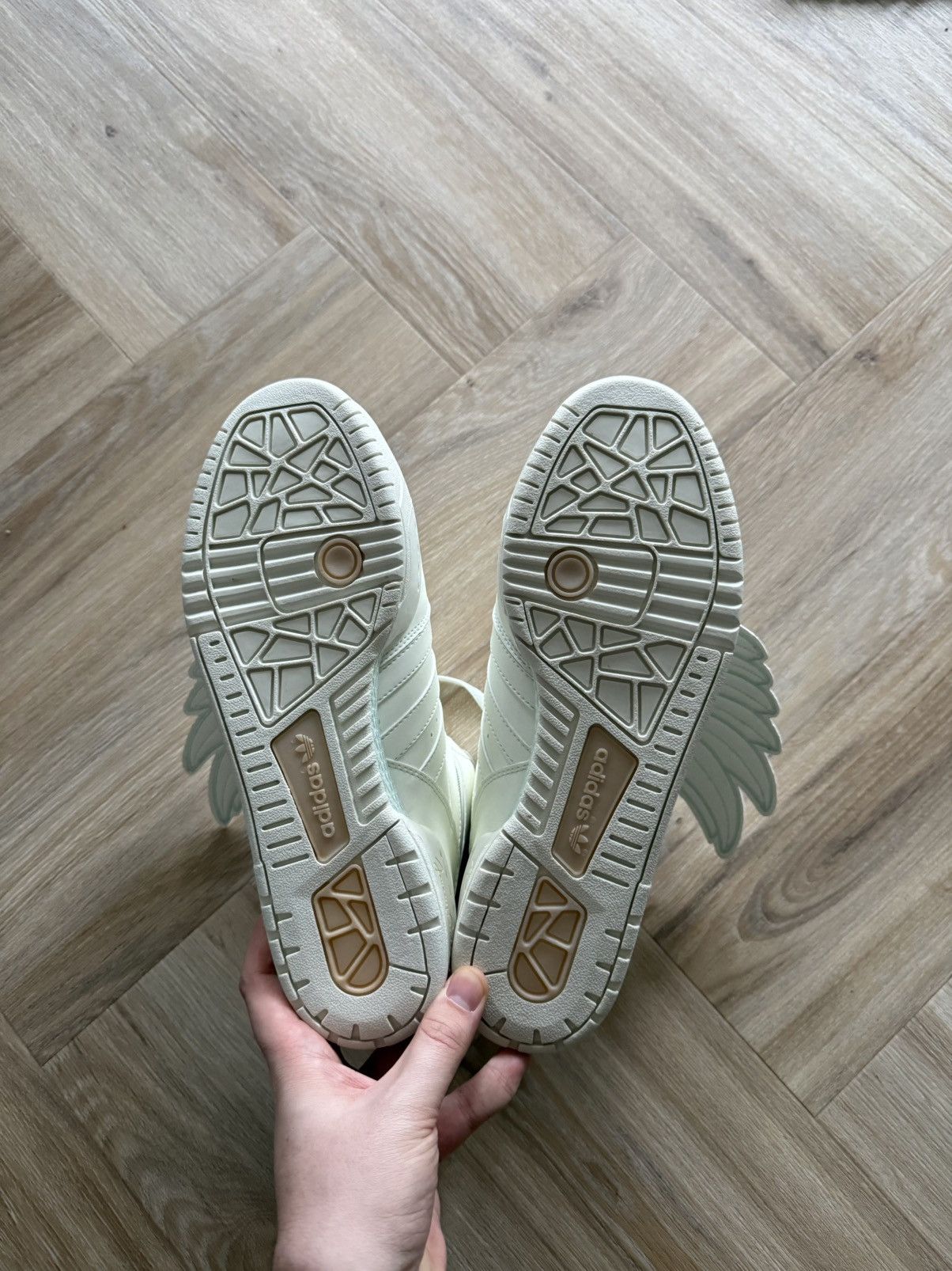 Adidas × Jeremy Scott Jeremy Scott x Adidas Wings Glow in the Dark Size 44 Size US 10 / EU 43 - 9 Thumbnail
