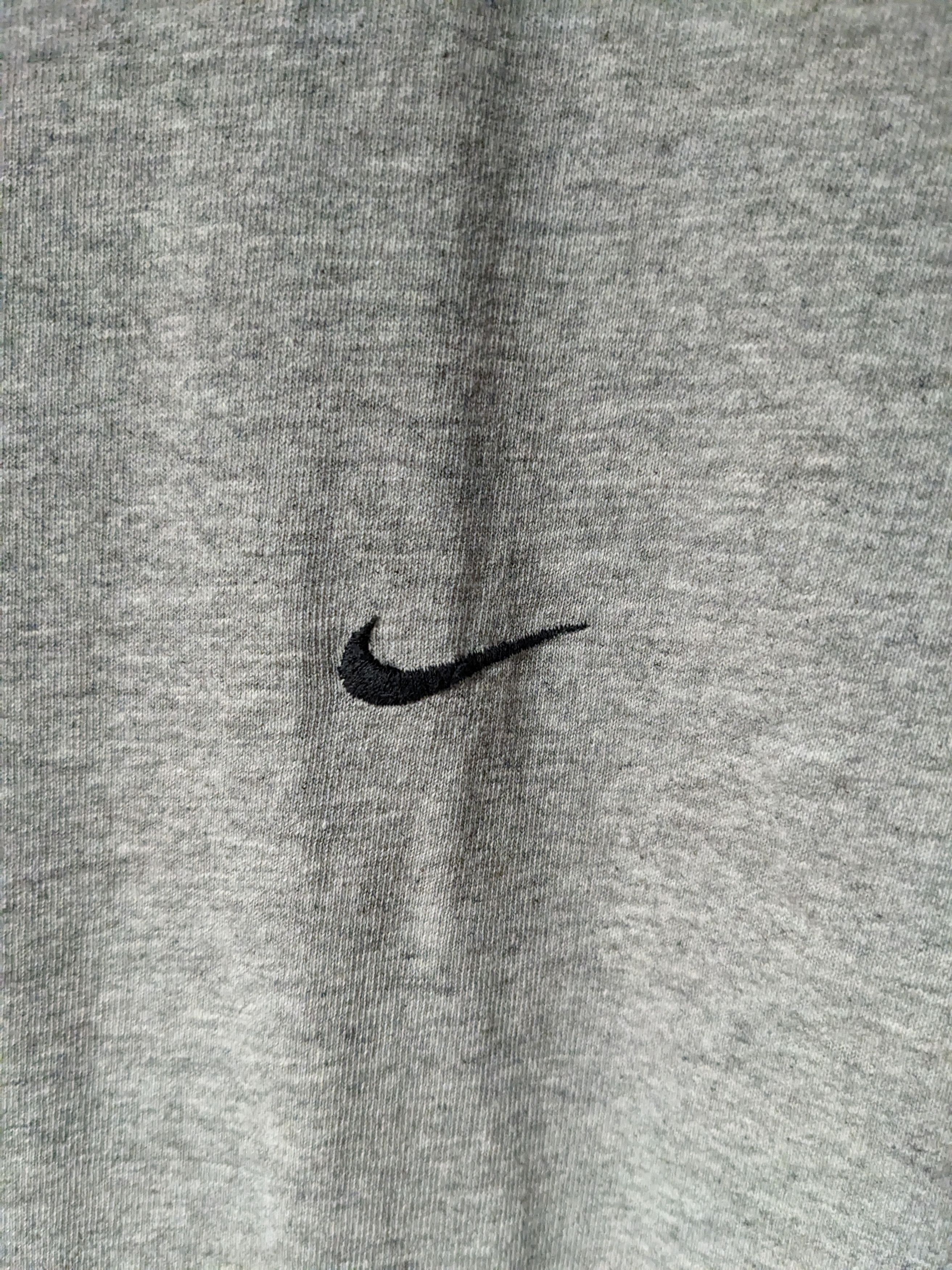 Nike Vintage Y2K Nike Mini Swoosh Essential Blank Medium T-Shirt Size US M / EU 48-50 / 2 - 2 Thumbnail