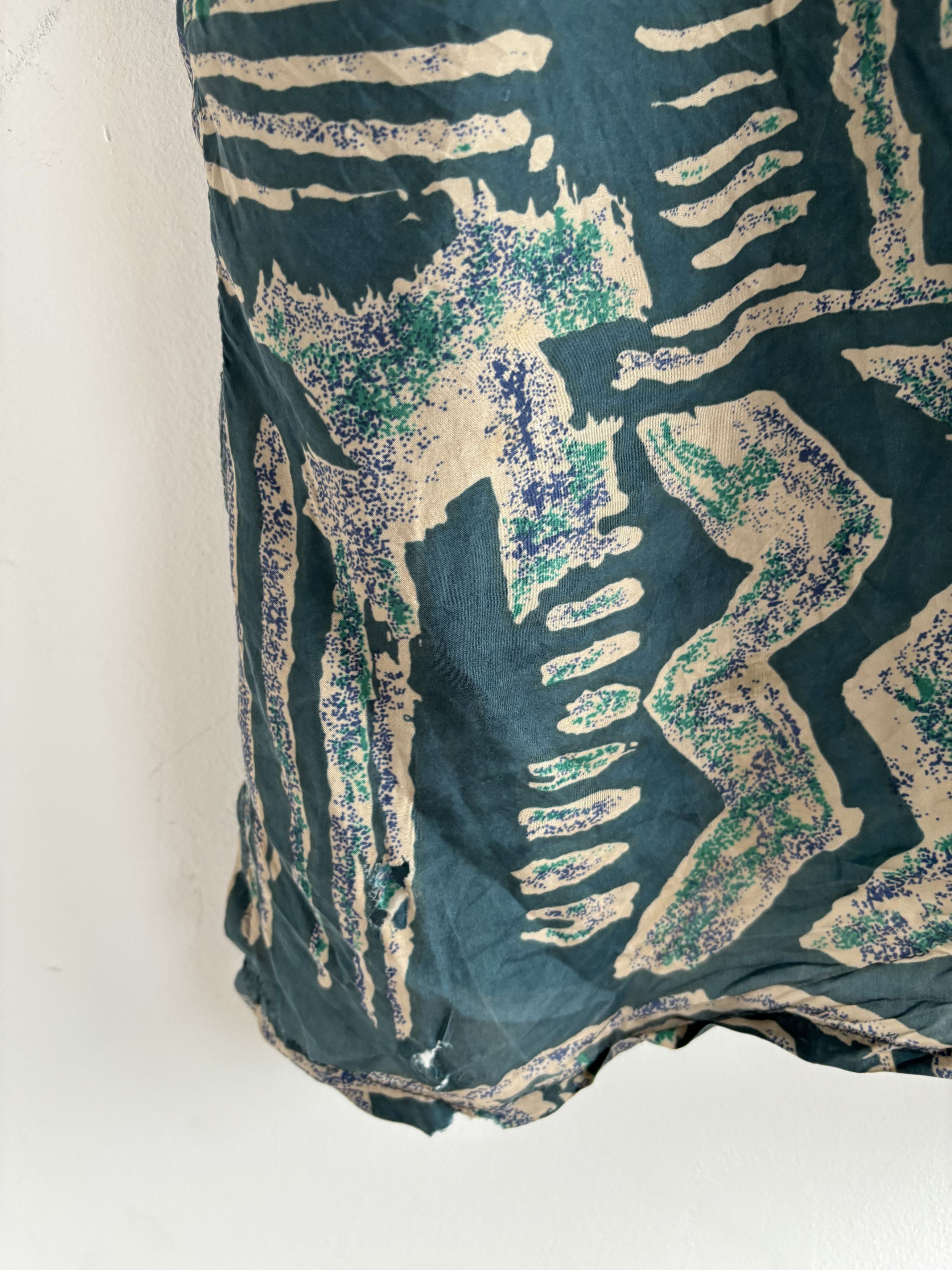 Japanese Brand × SikSilk × Vintage Vintage Silk Abstract Shirt Size US M / EU 48-50 / 2 - 9 Thumbnail