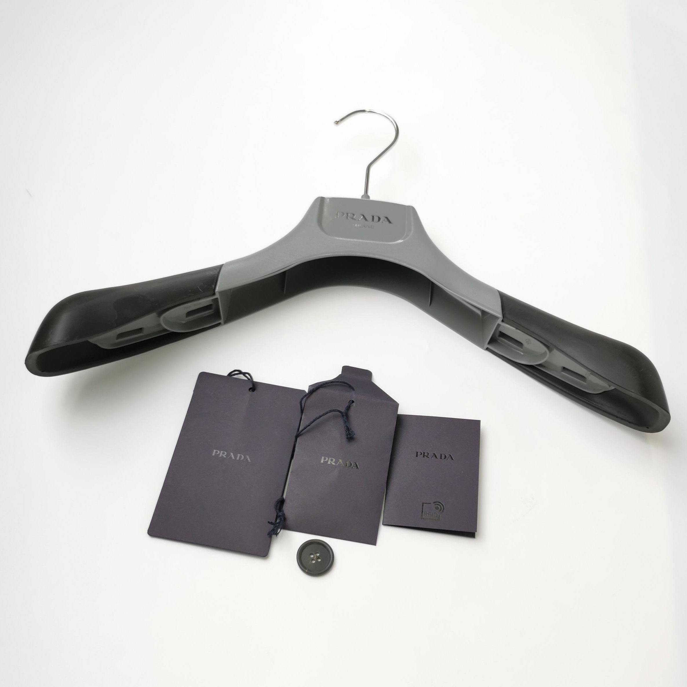 Prada Prada Contrast Collar Wool Coat in Gray . Size S / US 4 / IT 40 - 3 Thumbnail