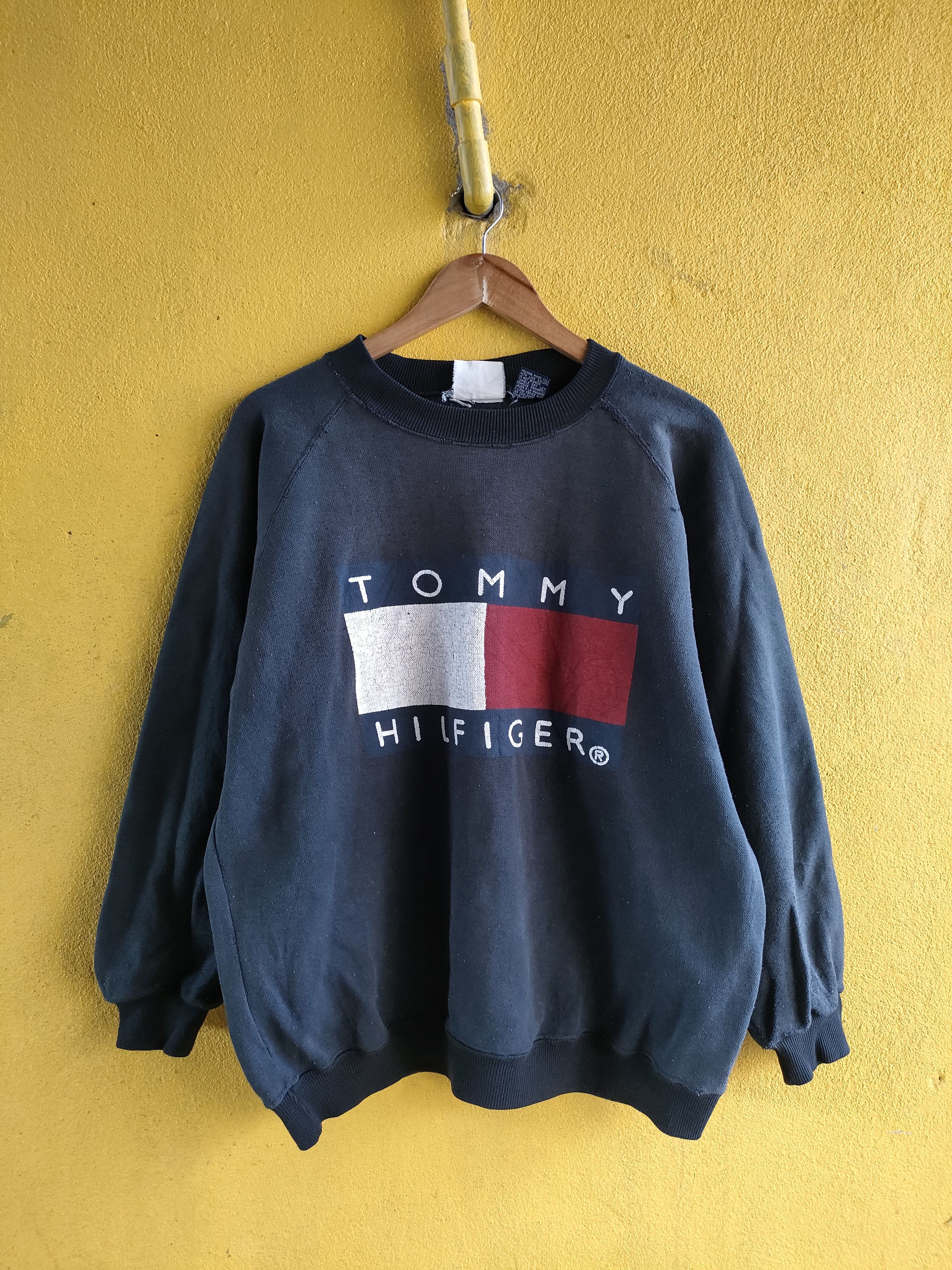 Vintage Tommy Hilfiger Big Logo