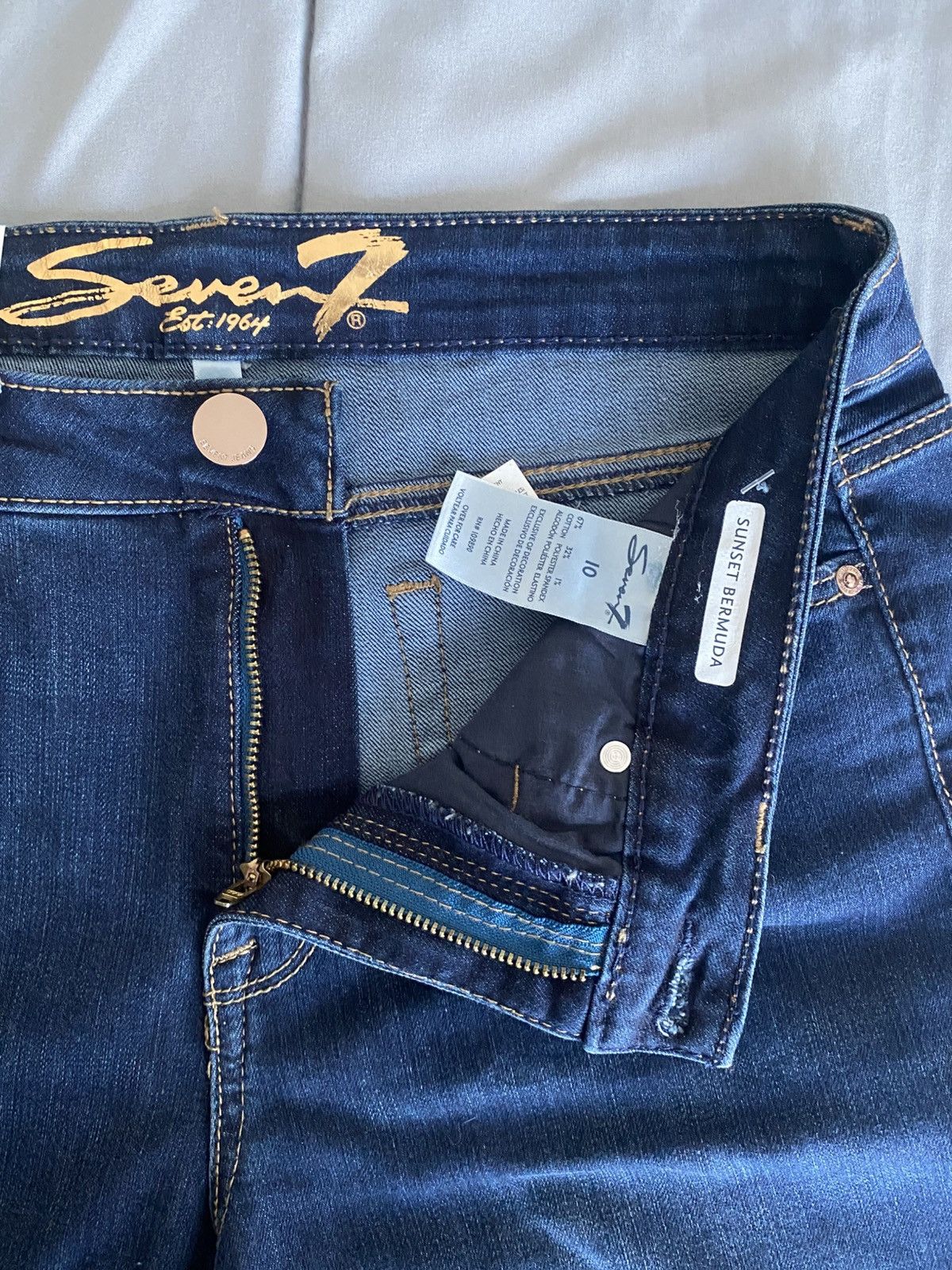 Seven 7 New SEVEN 7 Womens 10 Sunset Bermuda Shorts Denim Jeans Zip Size 32" / US 10 / IT 46 - 10 Thumbnail