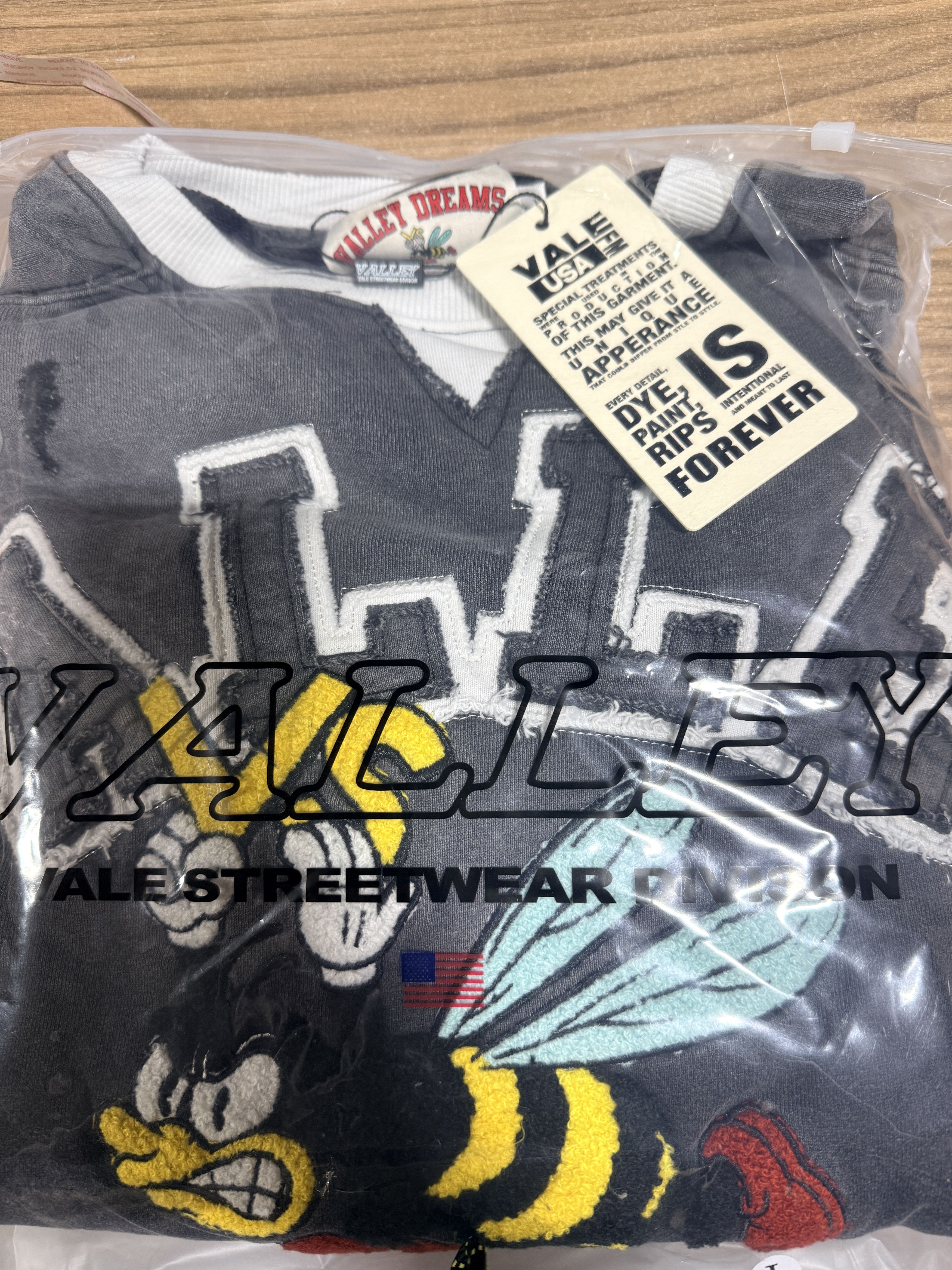 Other Vale Forever Insignia Crewneck 'Black' Size M Size US M / EU 48-50 / 2 - 3 Thumbnail