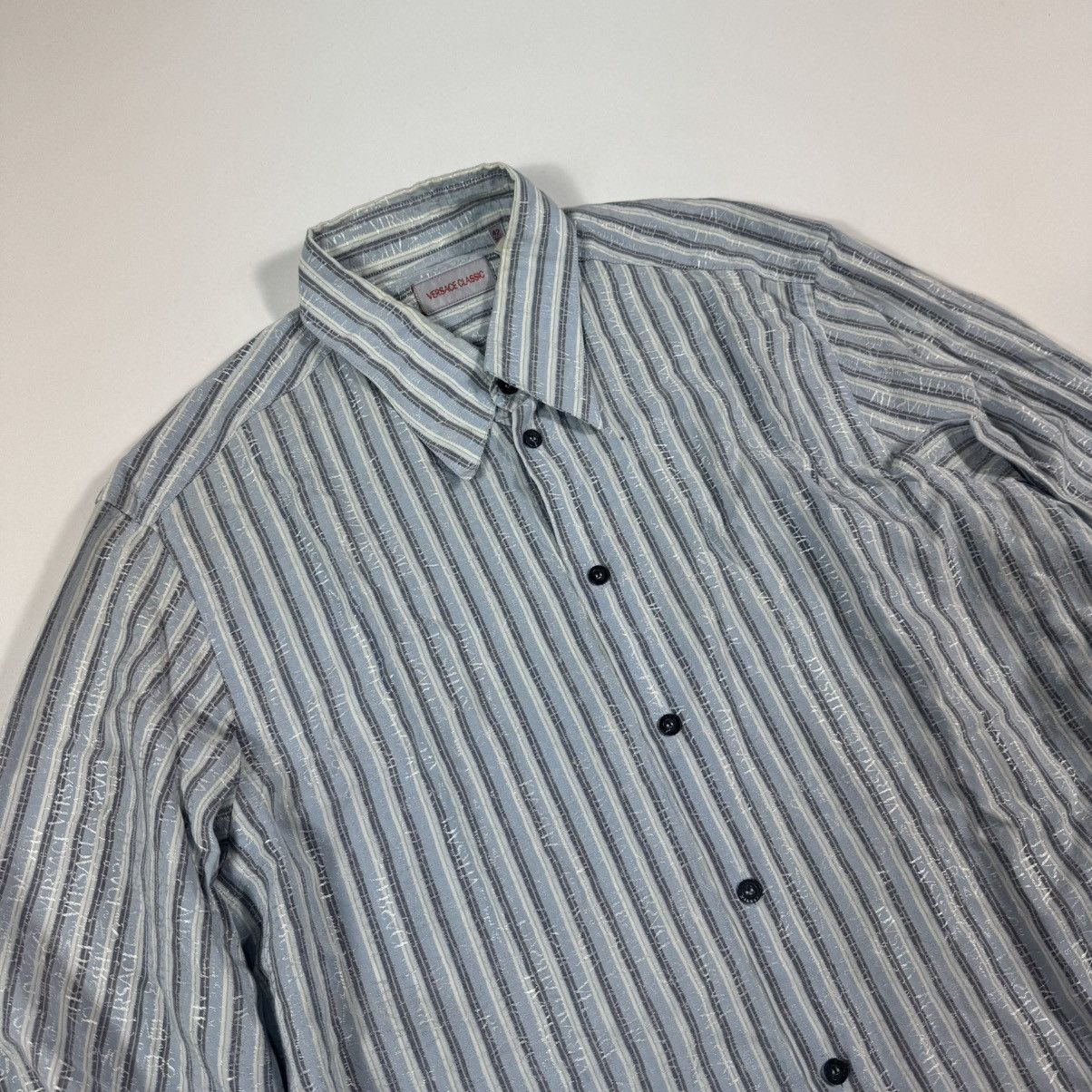 Versace vintage 90s versace monogrammed shirt very rare Size US S / EU 44-46 / 1 - 1 Thumbnail