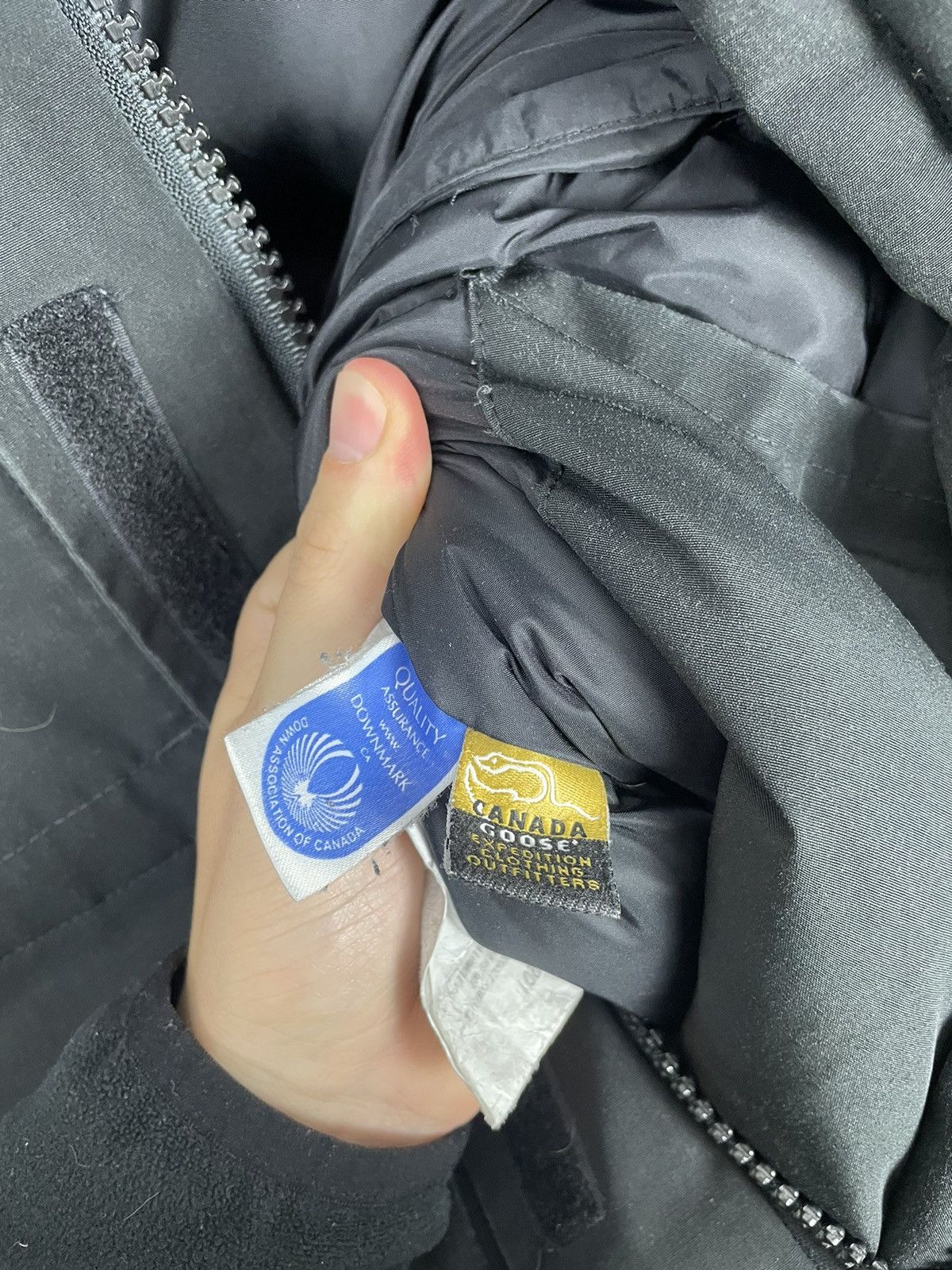 Canada Goose Canada Goose Expedition Parka Womens Black with fur Size M / US 6-8 / IT 42-44 - 6 Thumbnail