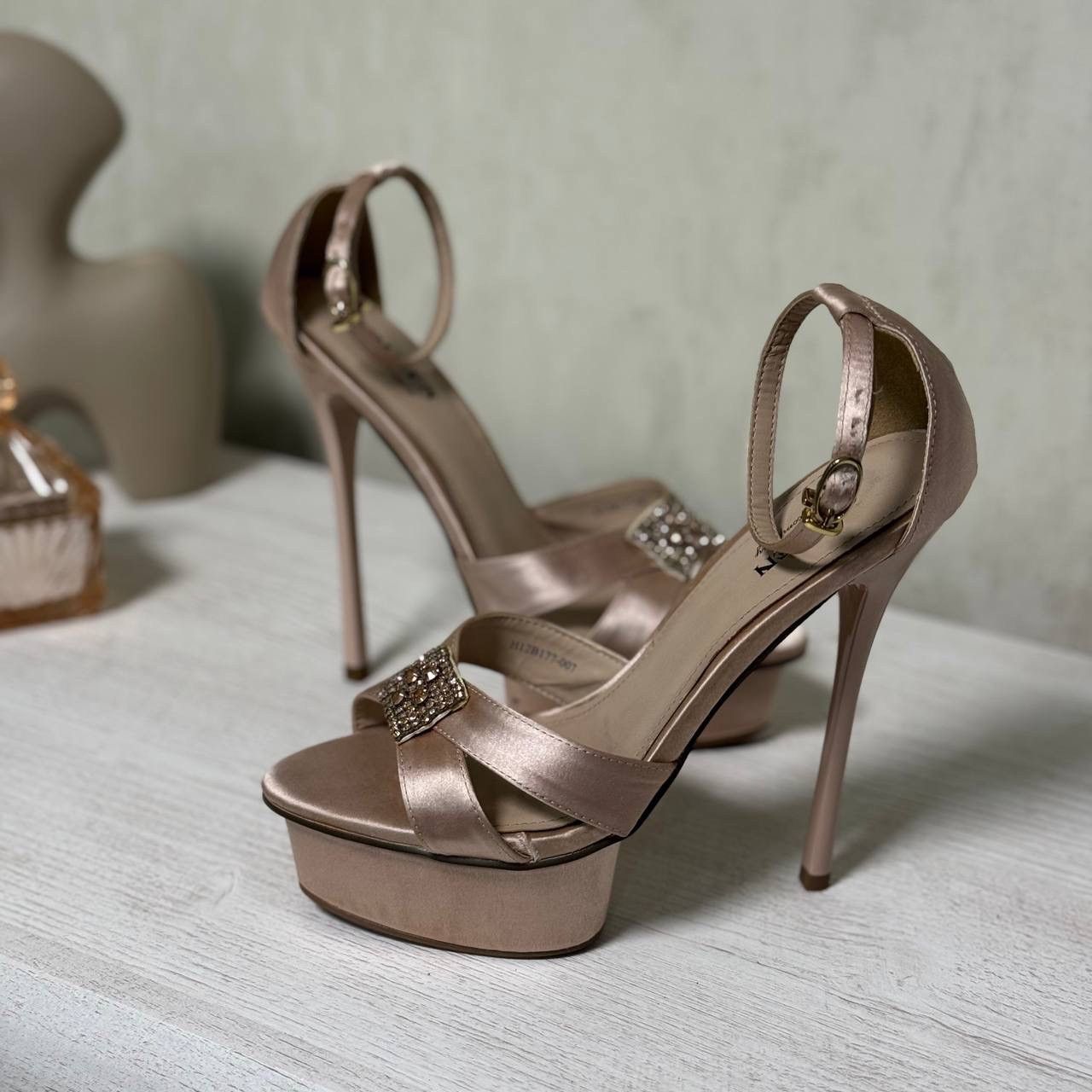 Y/Project Queen heeled sandals with platform, size 37 Size US 7 / IT 37 - 11 Thumbnail