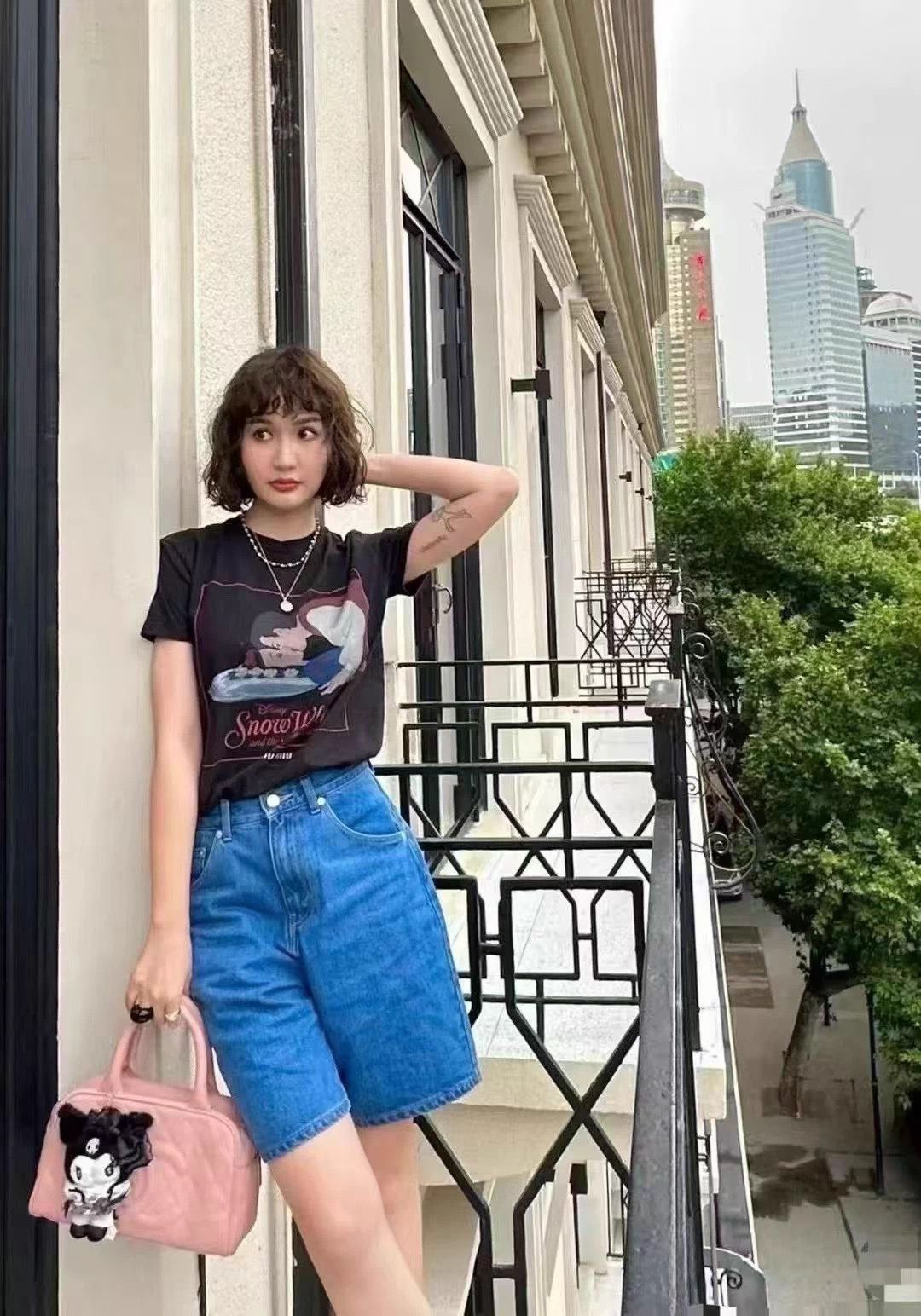 Miu Miu MIU MIU x Disney Sleeping Beauty Print T-shirt M Size M / US 6-8 / IT 42-44 - 3 Thumbnail